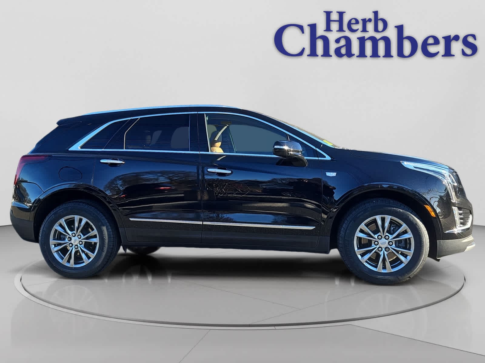 used 2022 Cadillac XT5 car, priced at $30,287