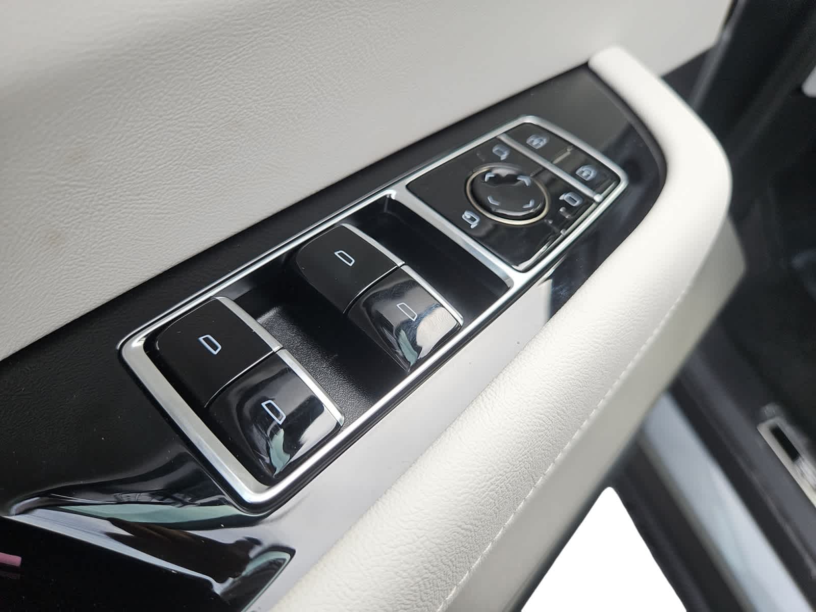 new 2026 Cadillac VISTIQ car, priced at $79,590