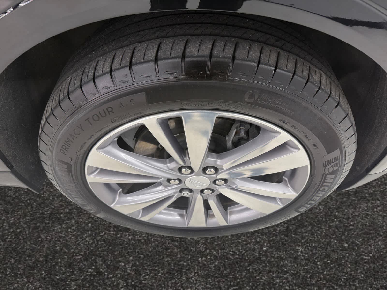 used 2024 Cadillac XT5 car, priced at $38,887