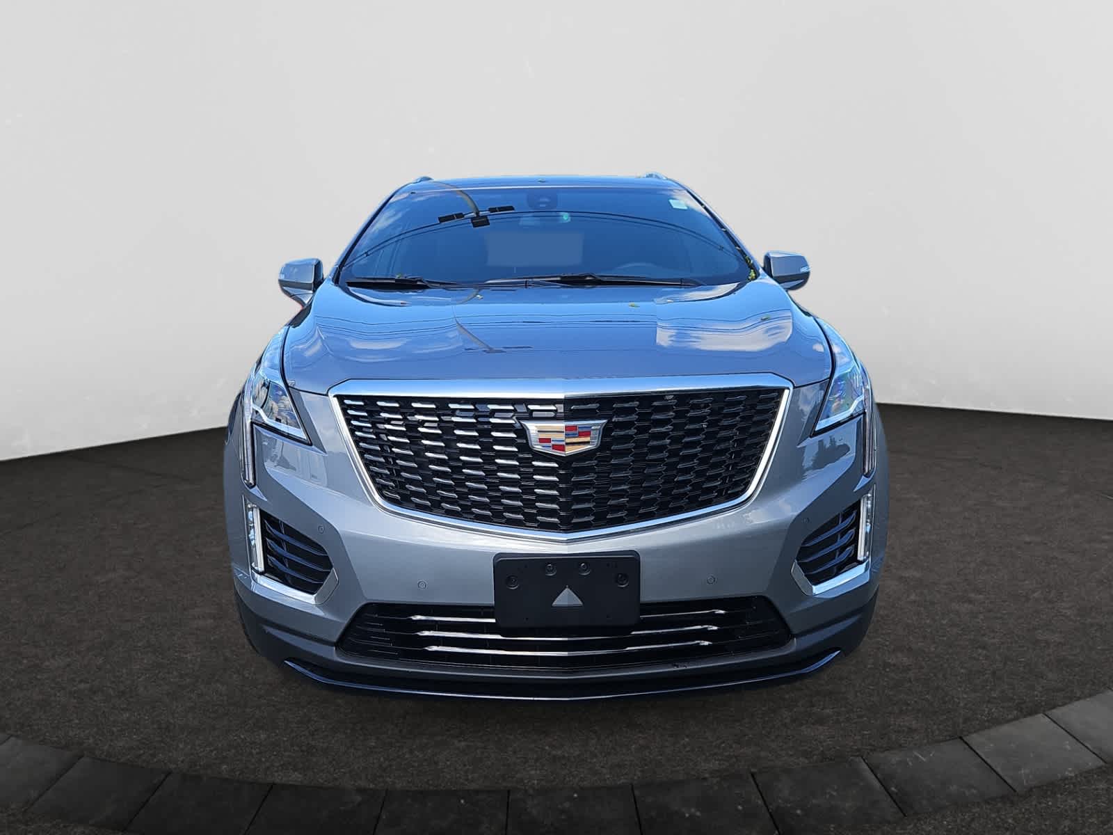 2025 Cadillac XT5 Luxury photo 2