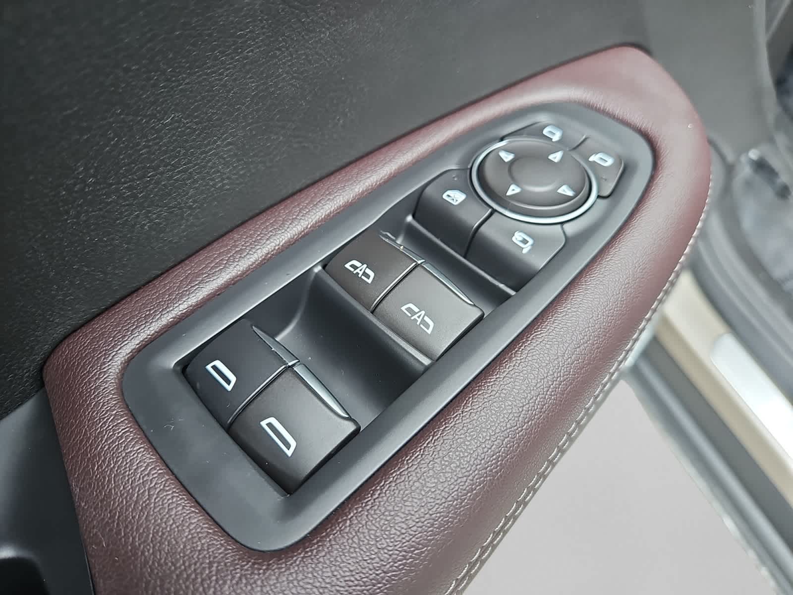 used 2023 Cadillac XT6 car, priced at $38,187