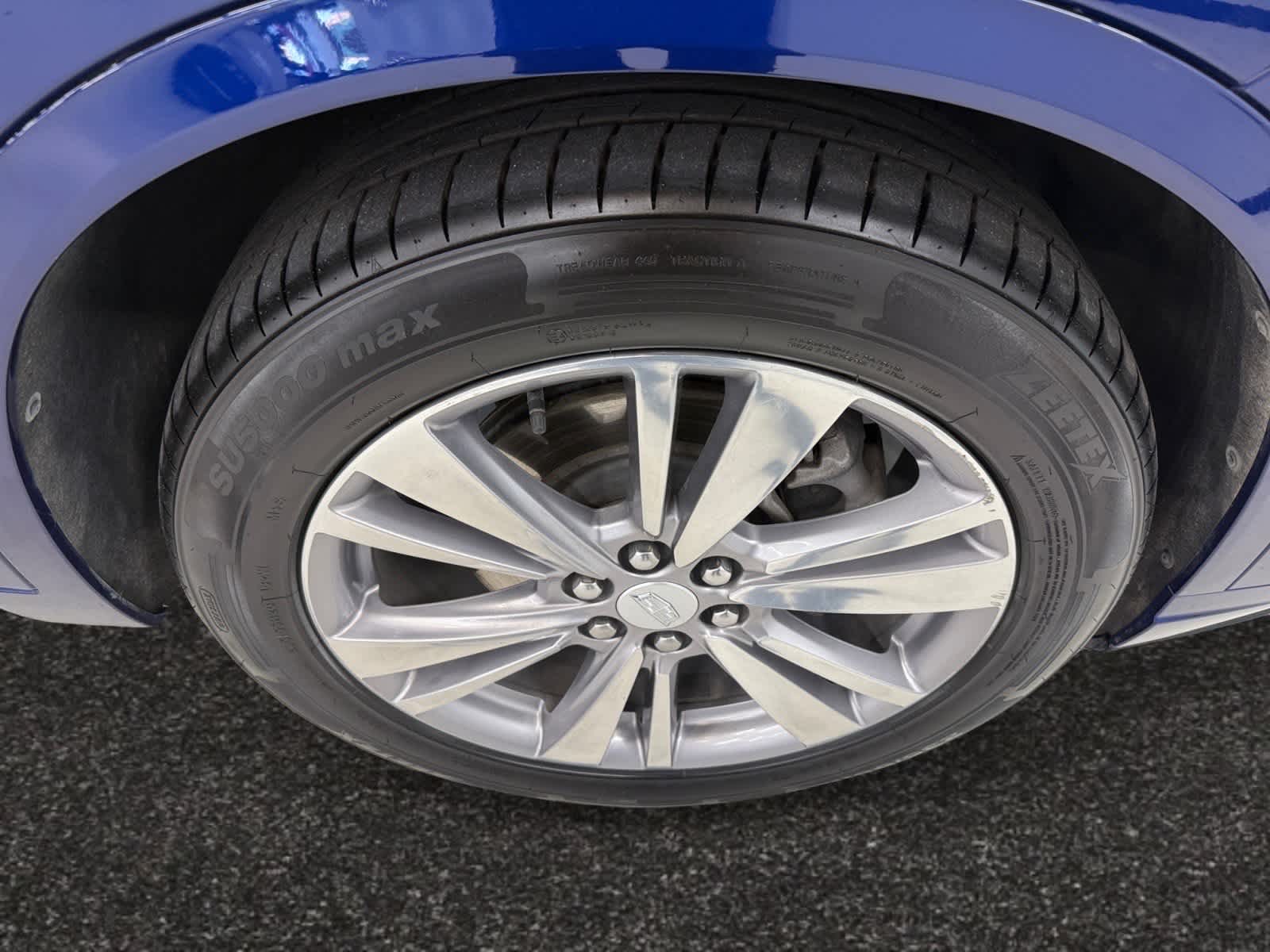 used 2024 Cadillac XT6 car, priced at $36,387