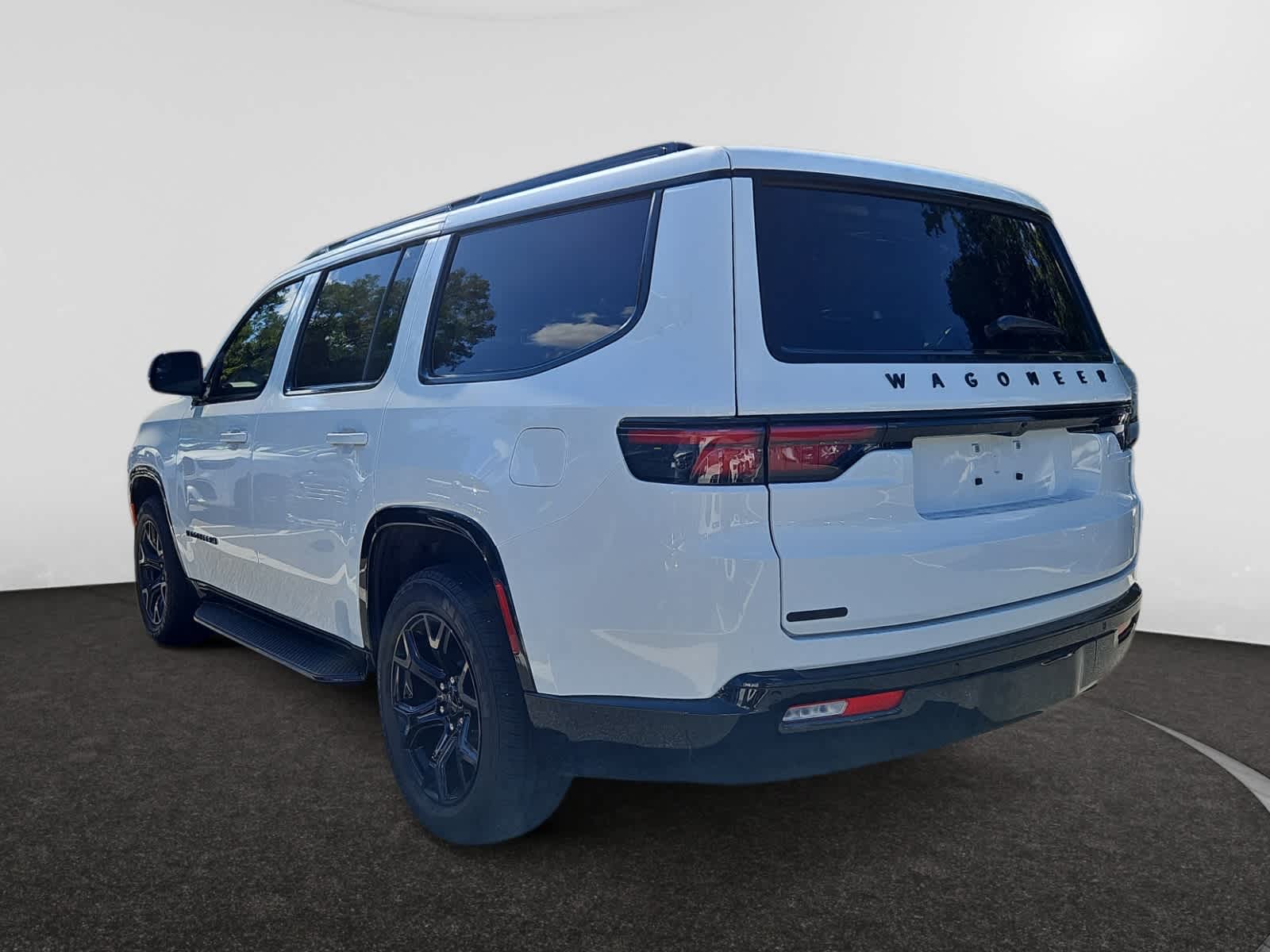2024 Jeep Wagoneer Series II Carbide photo 3