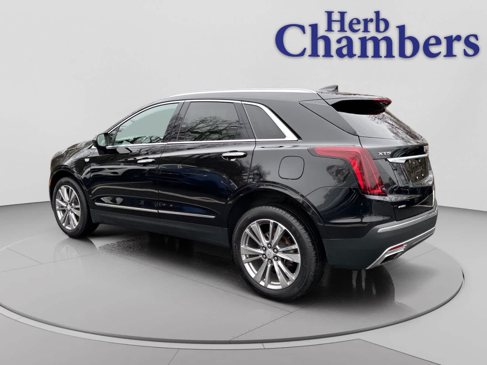 used 2023 Cadillac XT5 car, priced at $34,387