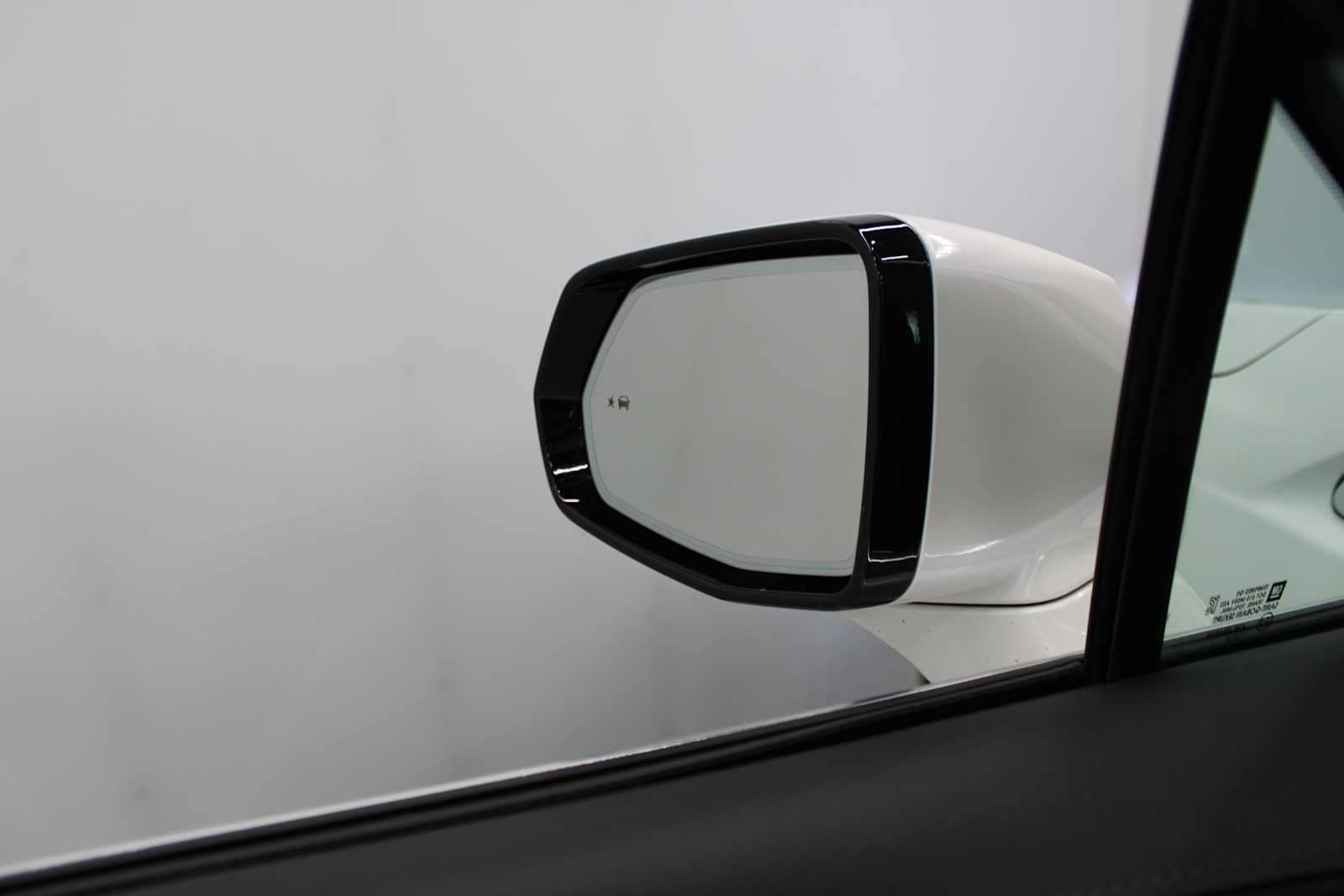 used 2023 Cadillac XT5 car, priced at $30,187