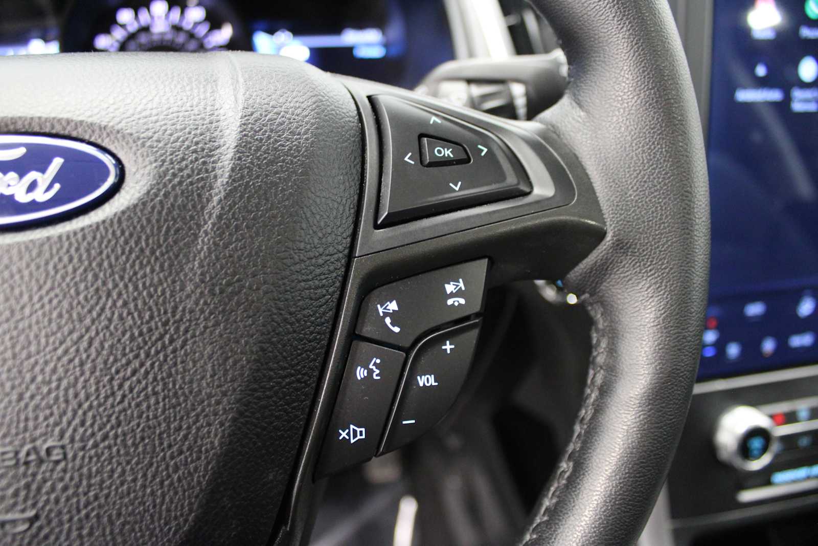 used 2022 Ford Edge car, priced at $27,387