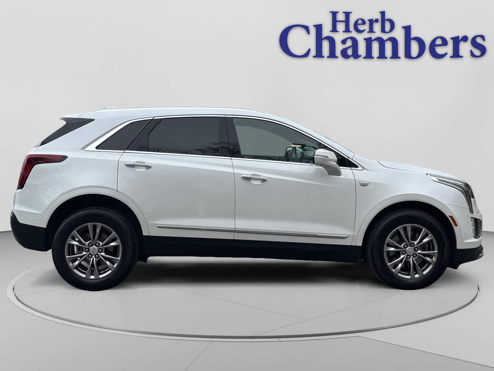 used 2023 Cadillac XT5 car, priced at $35,387