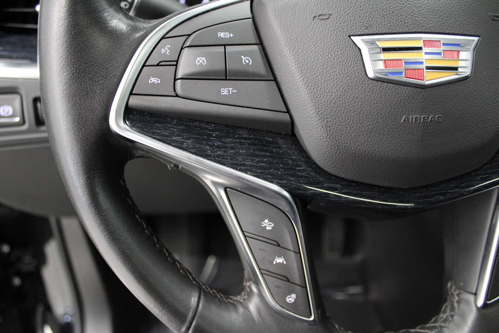 used 2024 Cadillac XT5 car, priced at $38,887