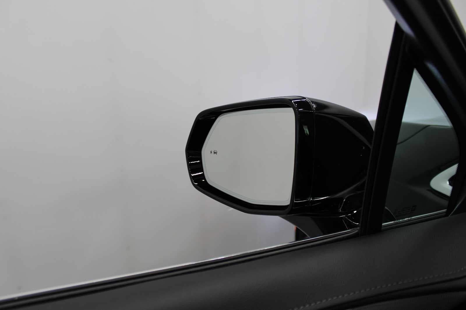 used 2024 Cadillac XT5 car, priced at $38,887