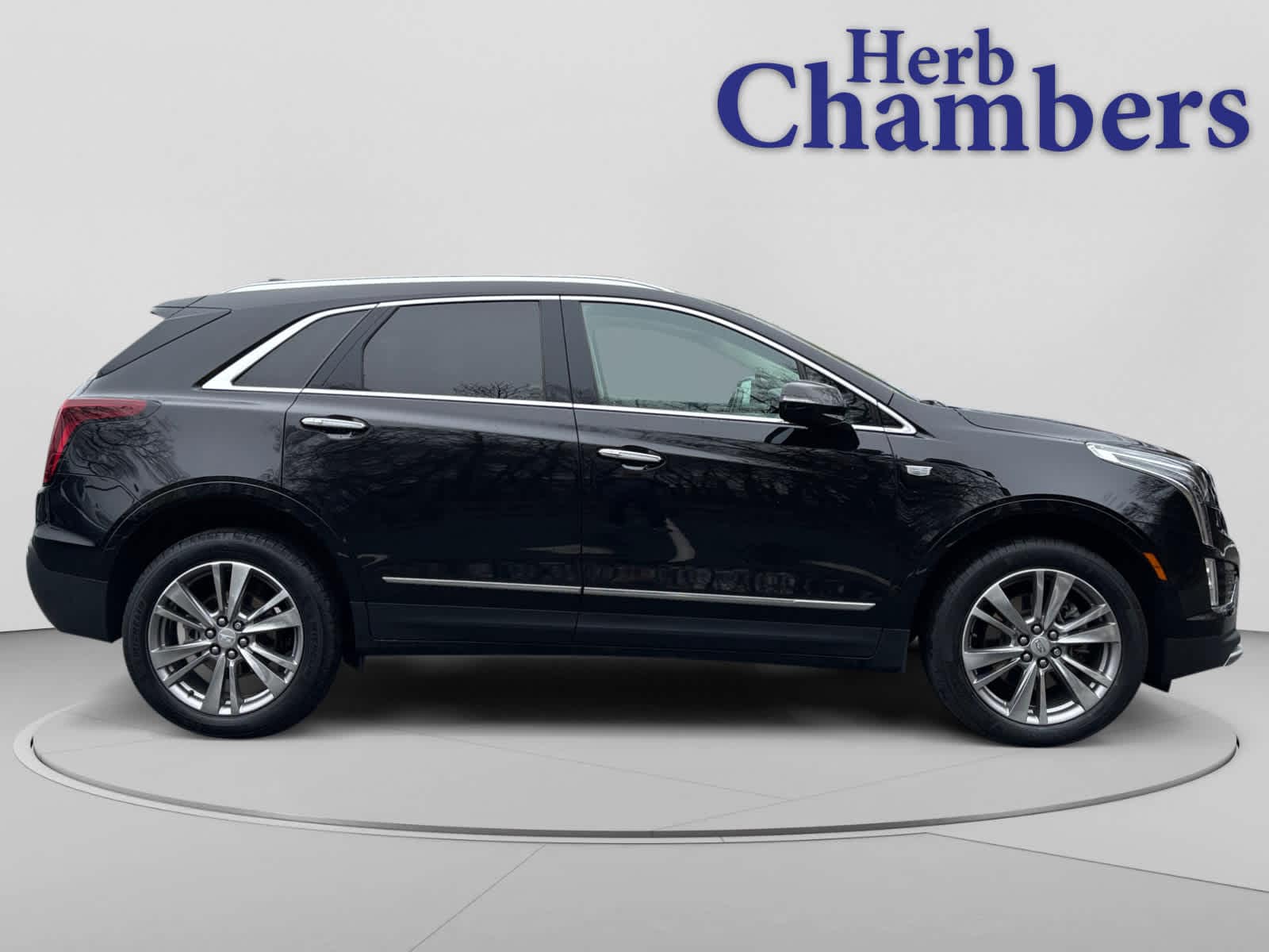 used 2023 Cadillac XT5 car, priced at $34,387