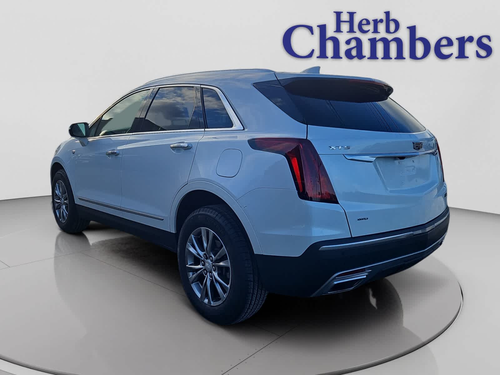 used 2023 Cadillac XT5 car, priced at $34,187