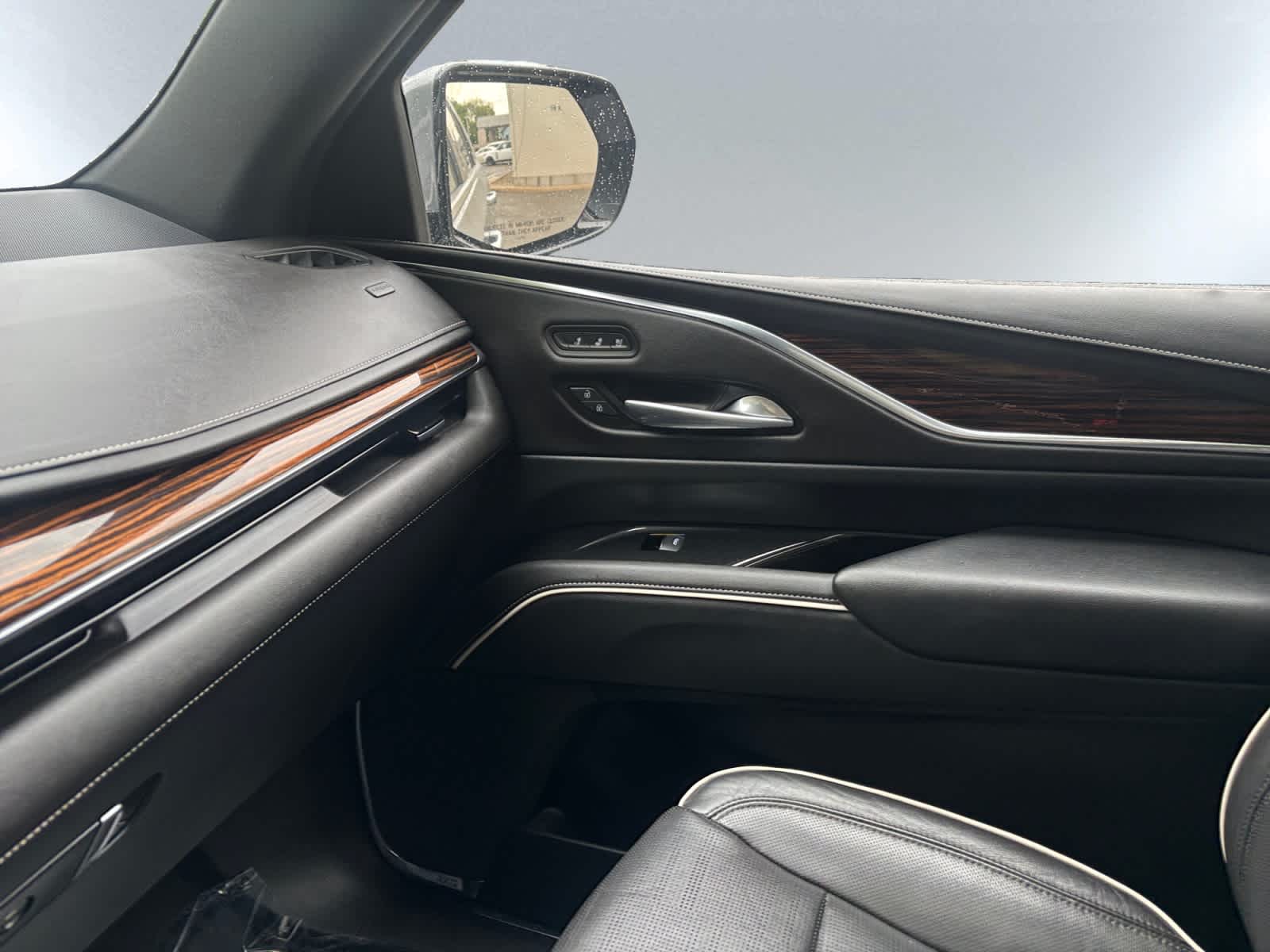 used 2021 Cadillac Escalade ESV car, priced at $50,487