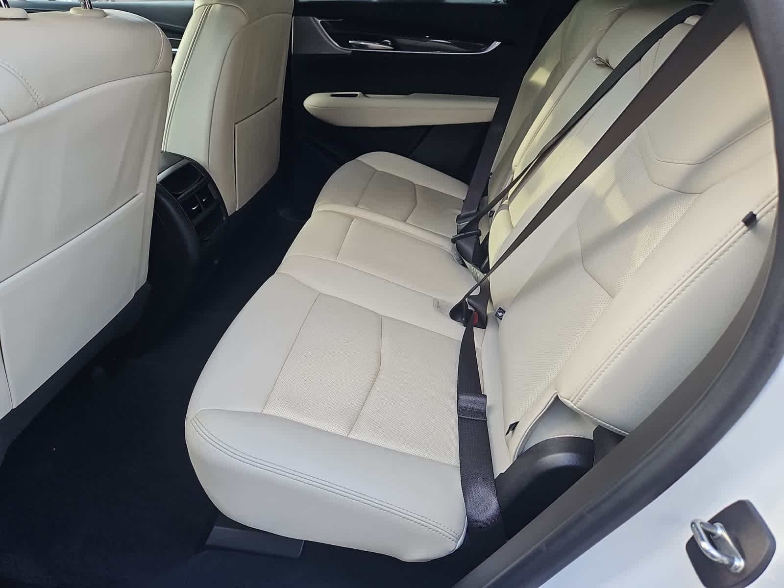 used 2022 Cadillac XT5 car, priced at $35,287