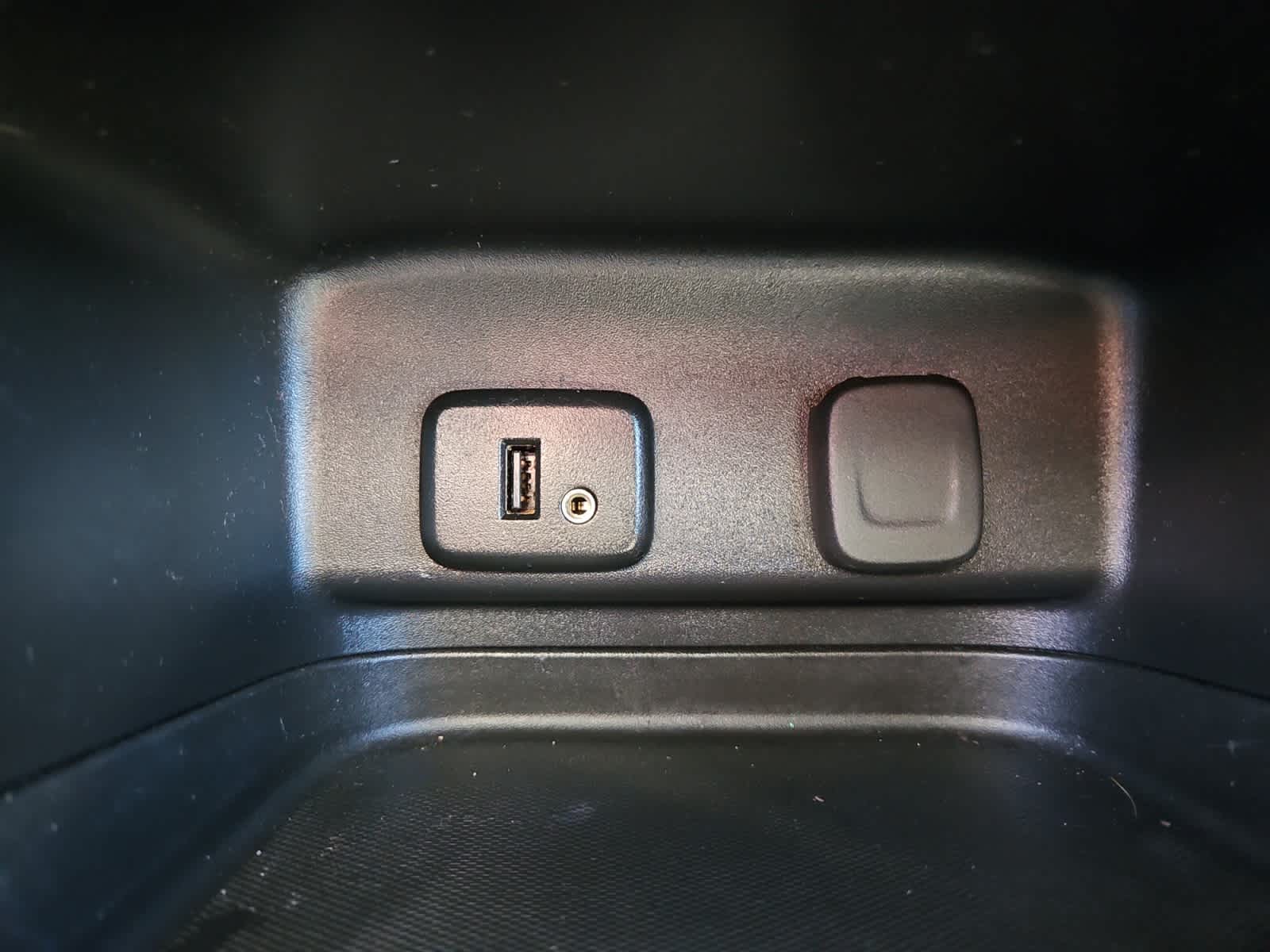 used 2018 Chevrolet Equinox car, priced at $17,287