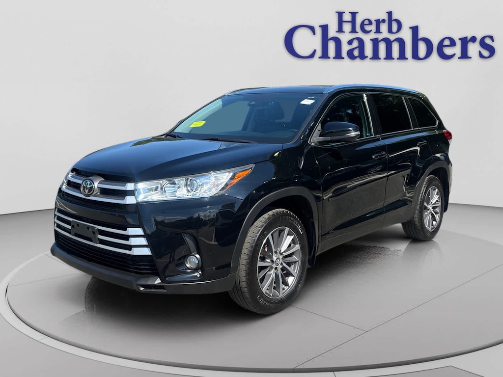 Used 2019 Toyota Highlander SE SUV