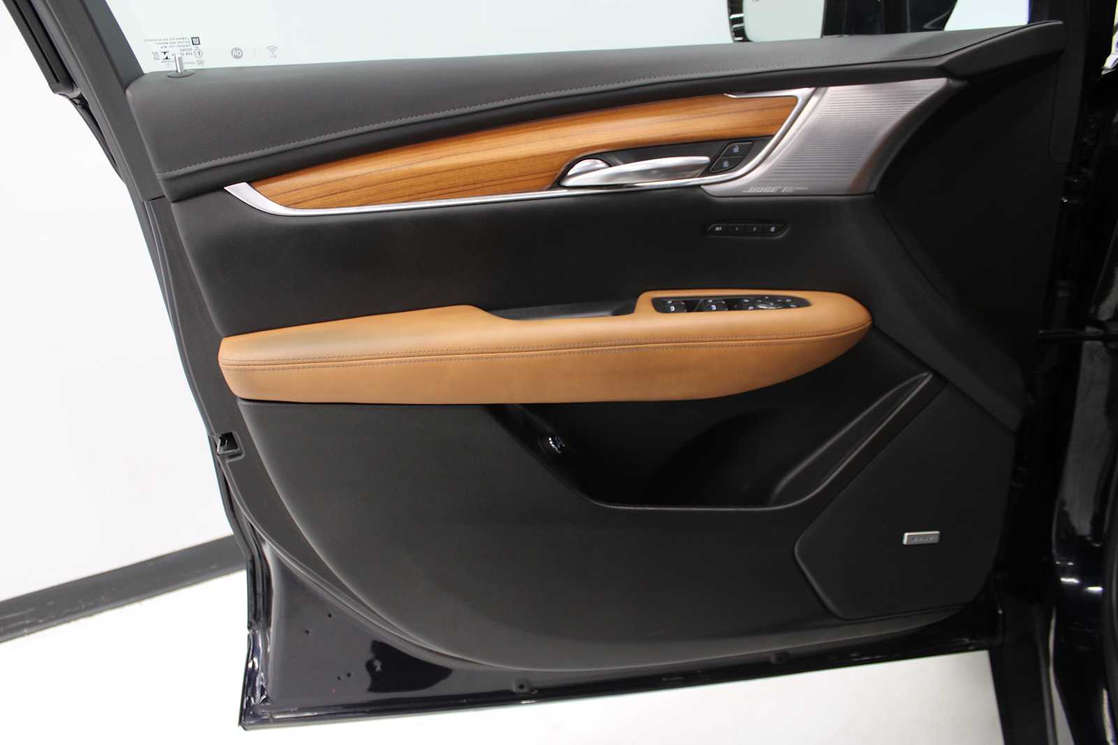 used 2022 Cadillac XT5 car, priced at $32,187