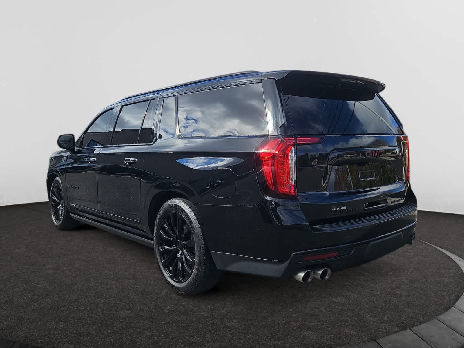 2021 Gmc Yukon XL Denali photo 2