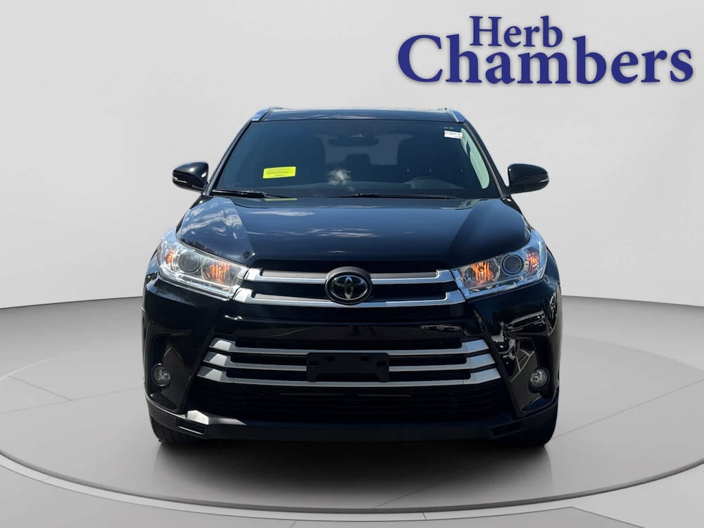 Used 2019 Toyota Highlander SE SUV