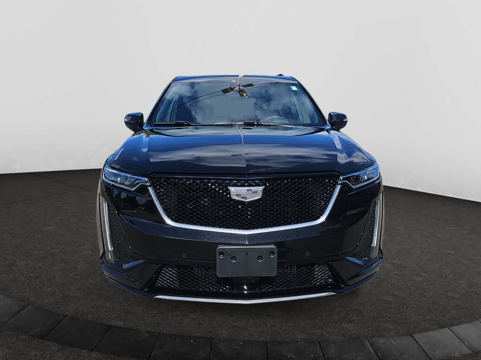 2025 Cadillac XT6 Sport photo 2