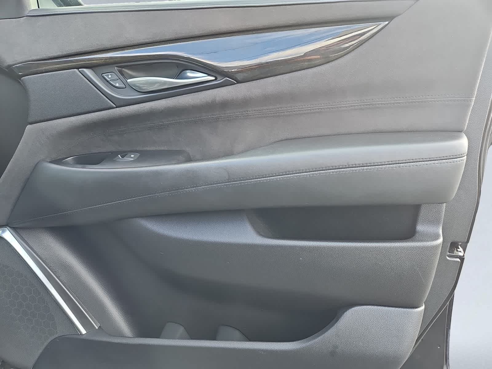 used 2018 Cadillac Escalade ESV car, priced at $28,287