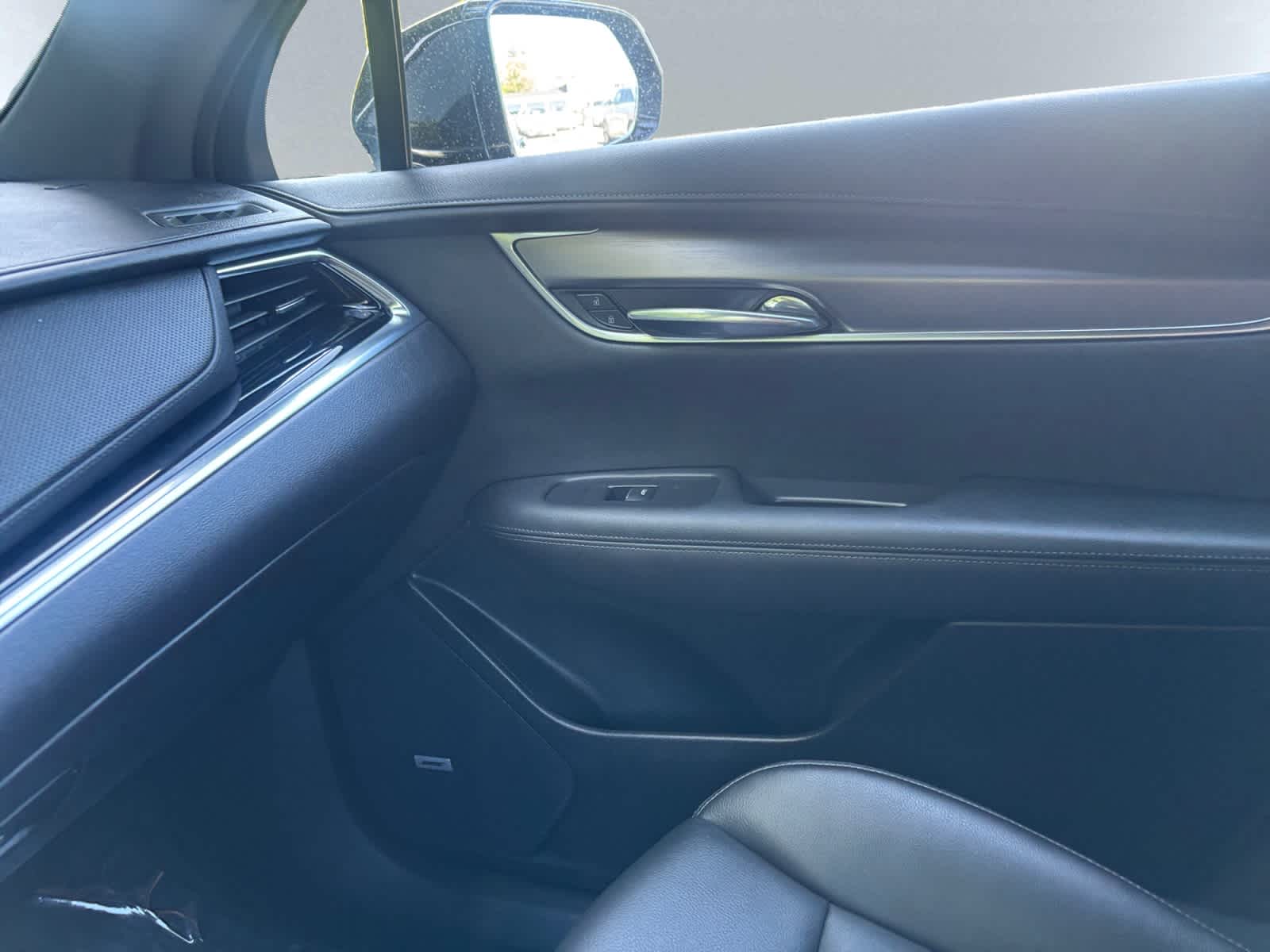 used 2024 Cadillac XT6 car, priced at $43,387