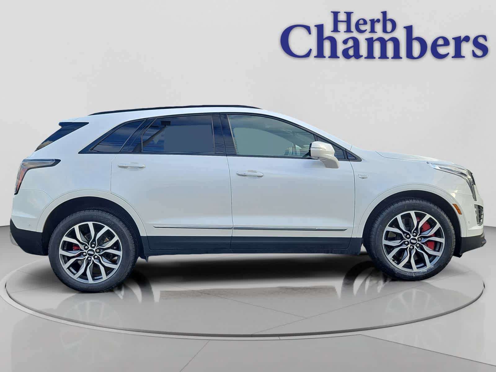used 2022 Cadillac XT5 car, priced at $35,287
