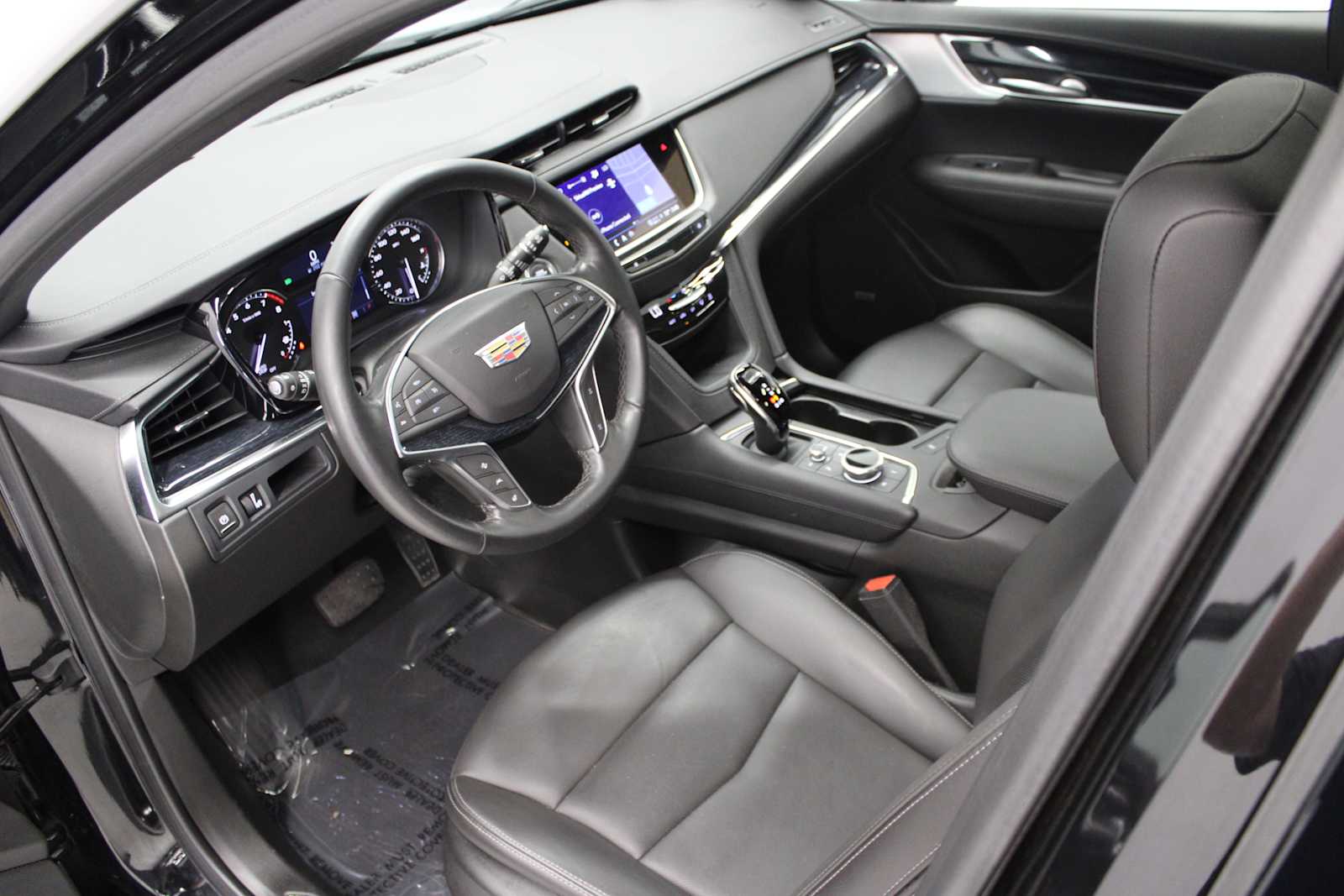 used 2024 Cadillac XT5 car, priced at $38,887