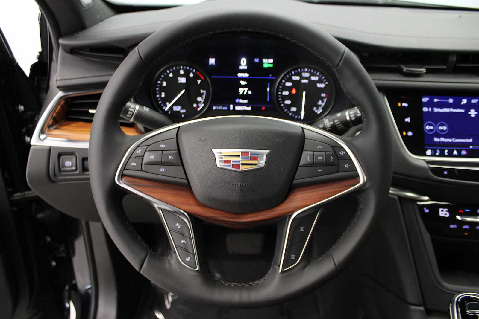 used 2022 Cadillac XT5 car, priced at $32,187