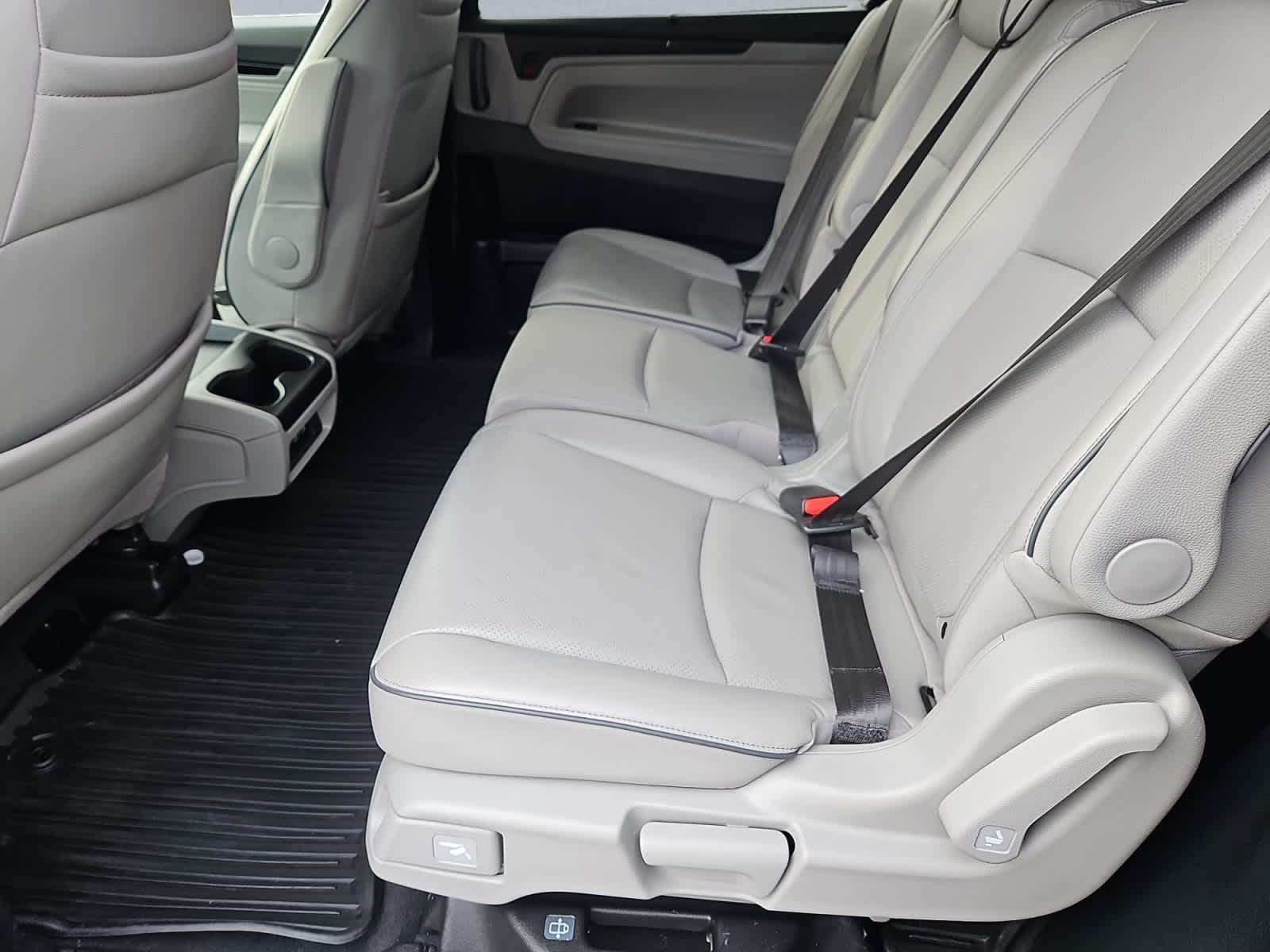 used 2022 Honda Odyssey car, priced at $33,187