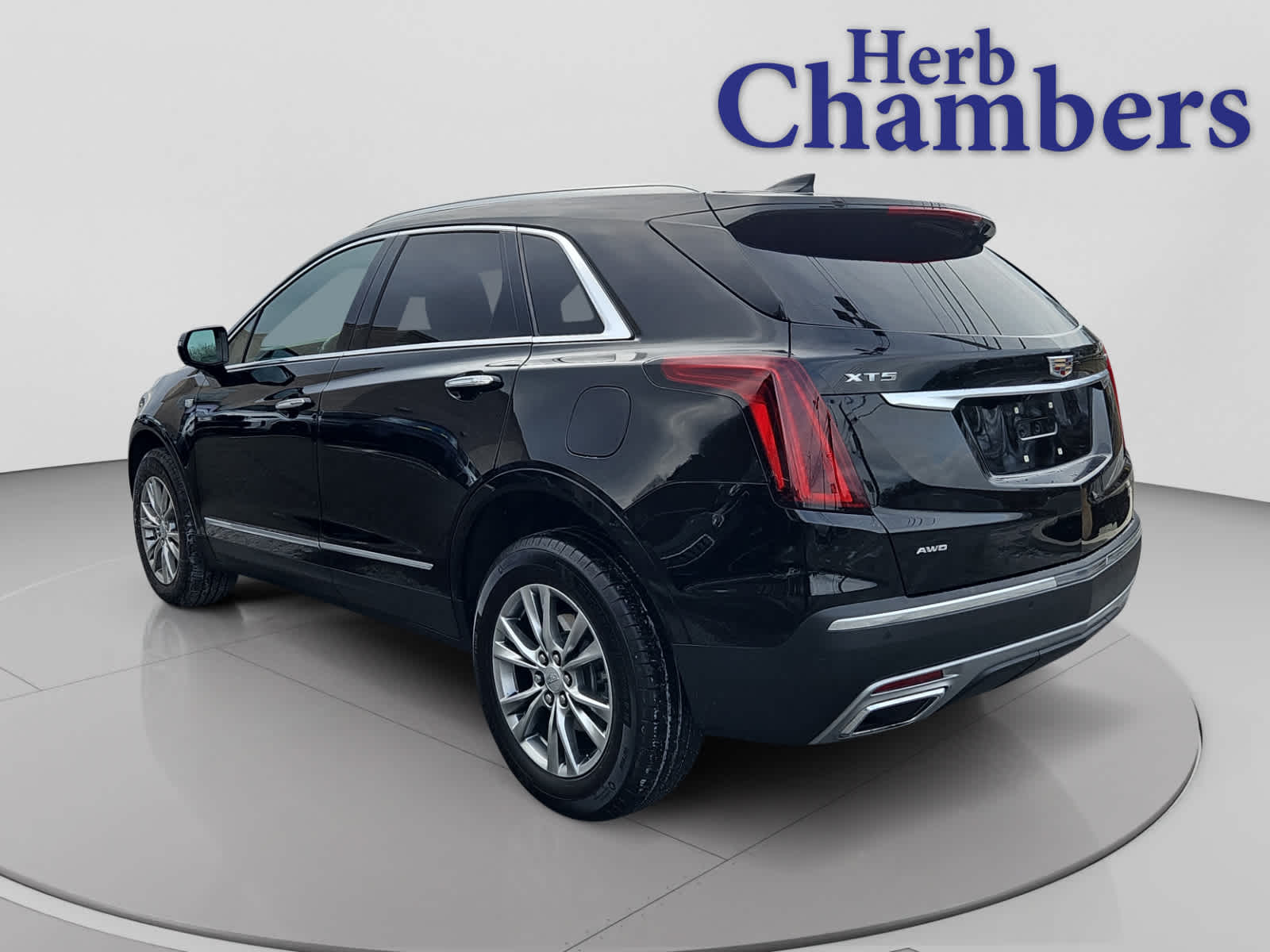 used 2023 Cadillac XT5 car, priced at $32,687