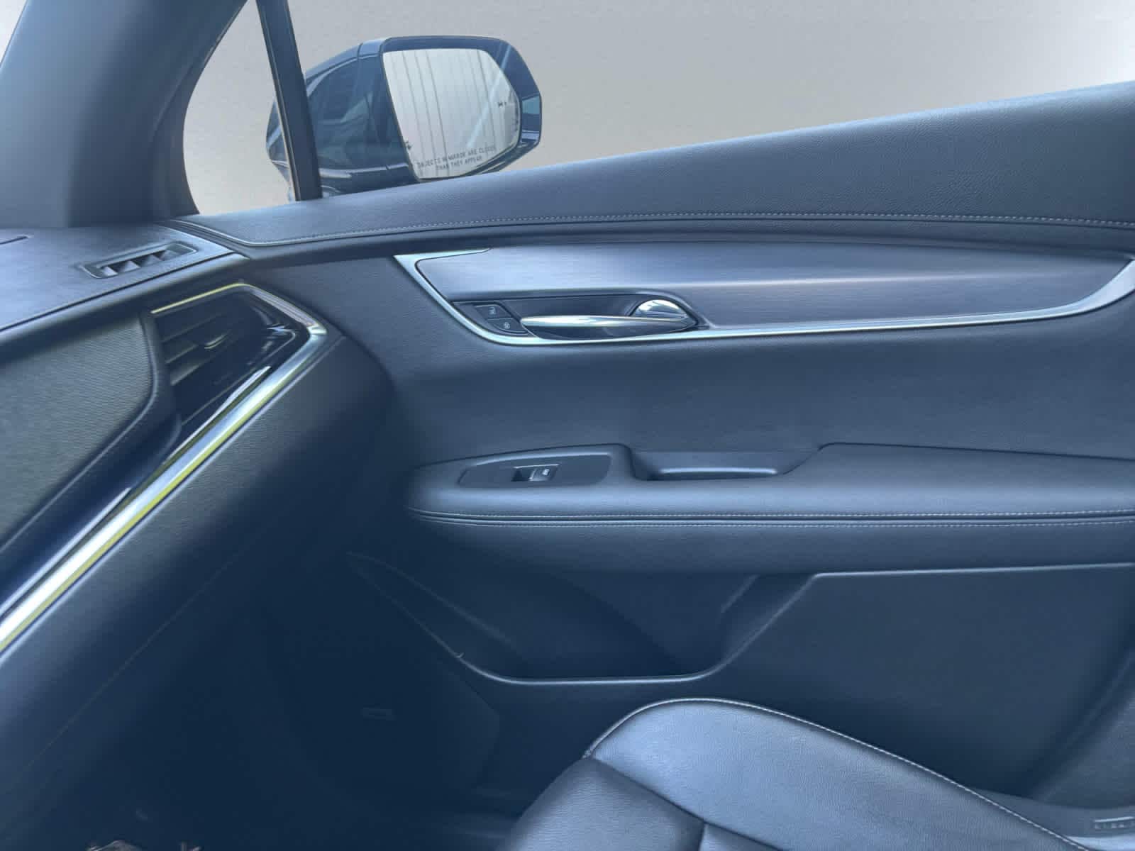used 2024 Cadillac XT6 car, priced at $43,387