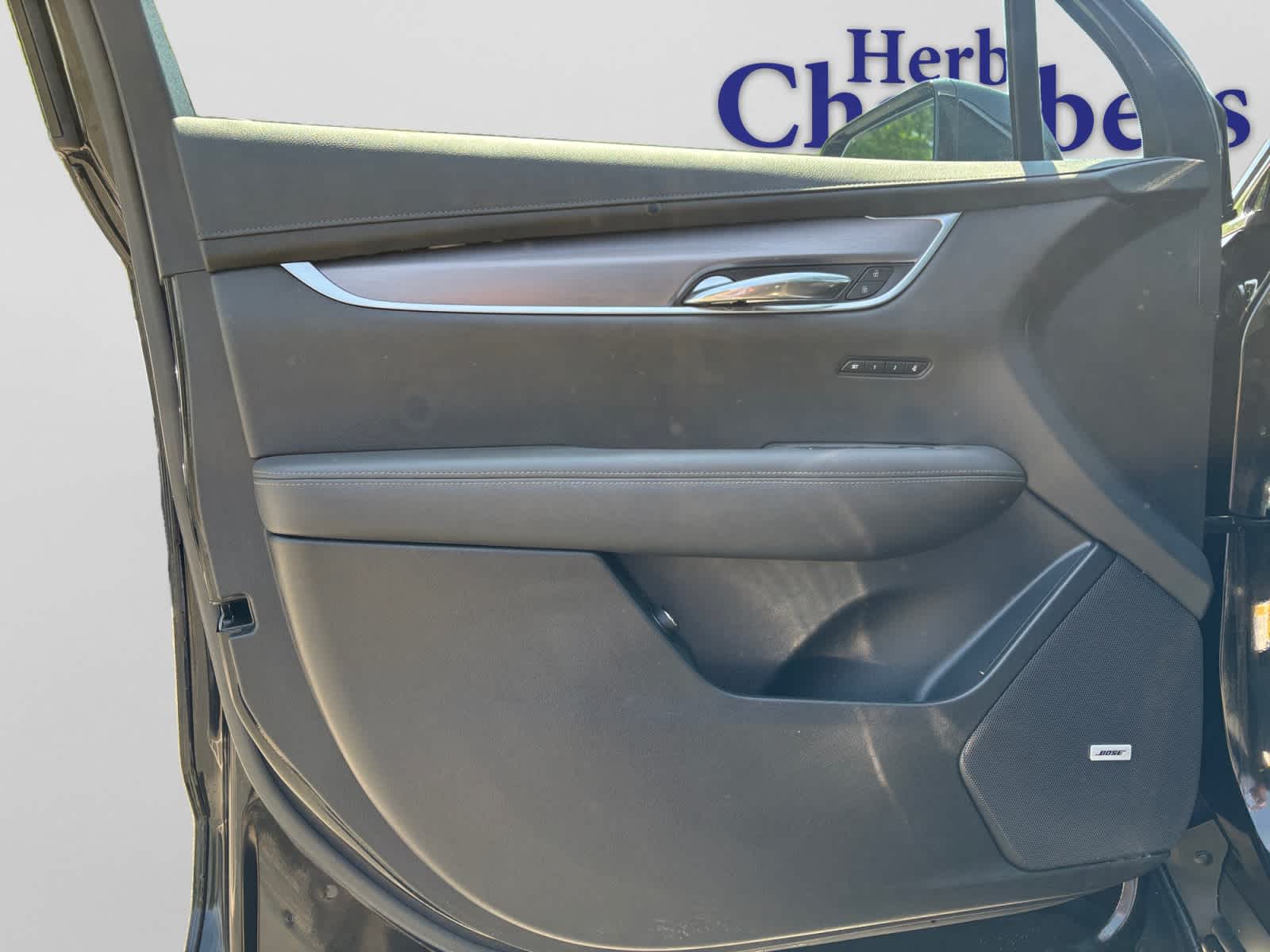 used 2024 Cadillac XT6 car, priced at $43,387
