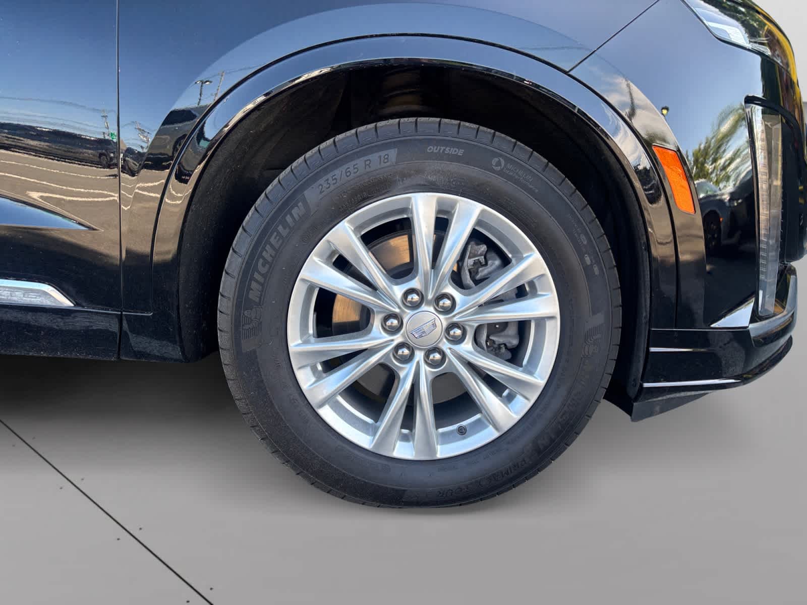 used 2024 Cadillac XT6 car, priced at $43,387