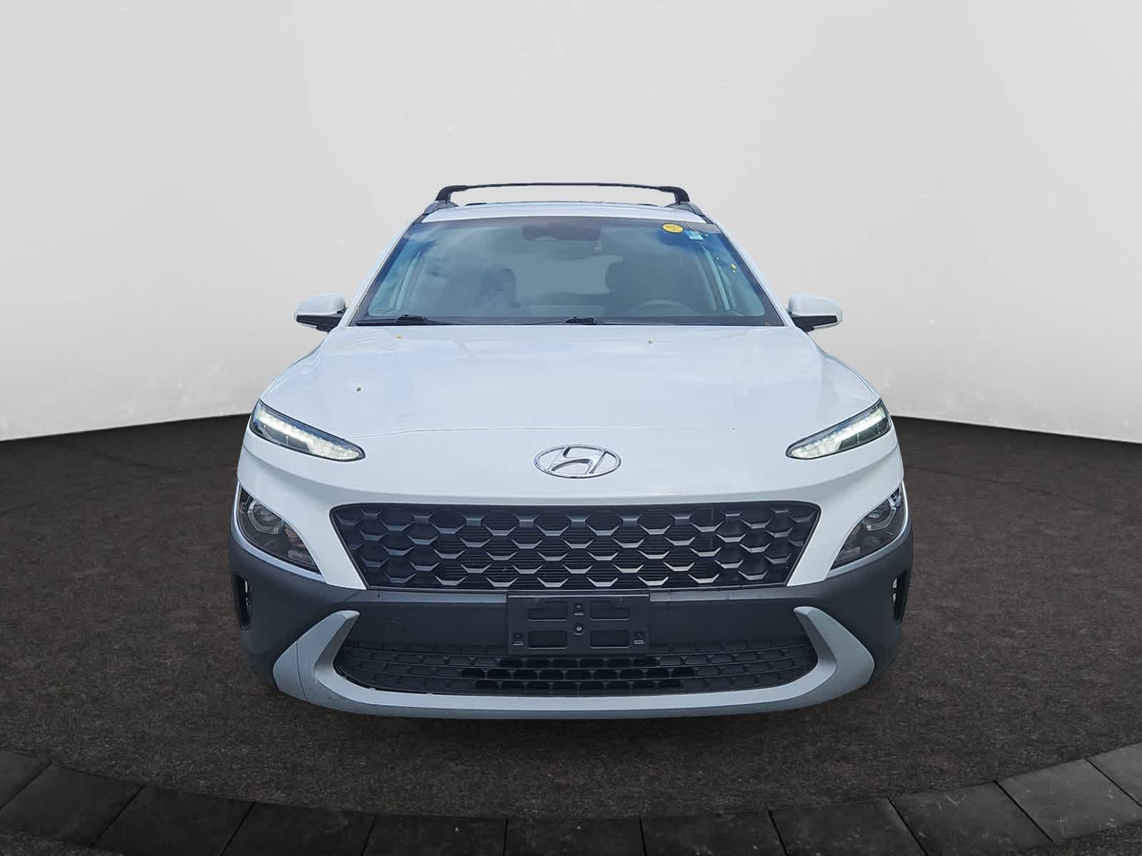 2022 Hyundai Kona SEL photo 2