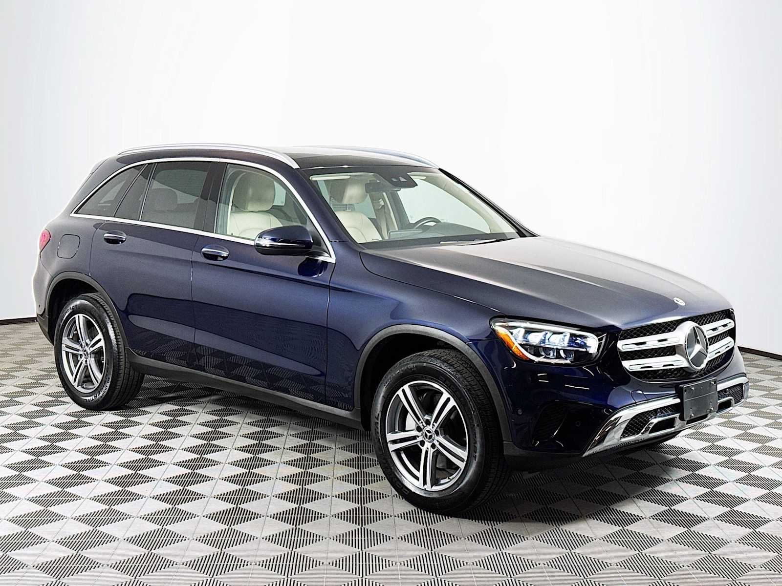 2022 Mercedes Benz GLC 300 4MATIC photo 3