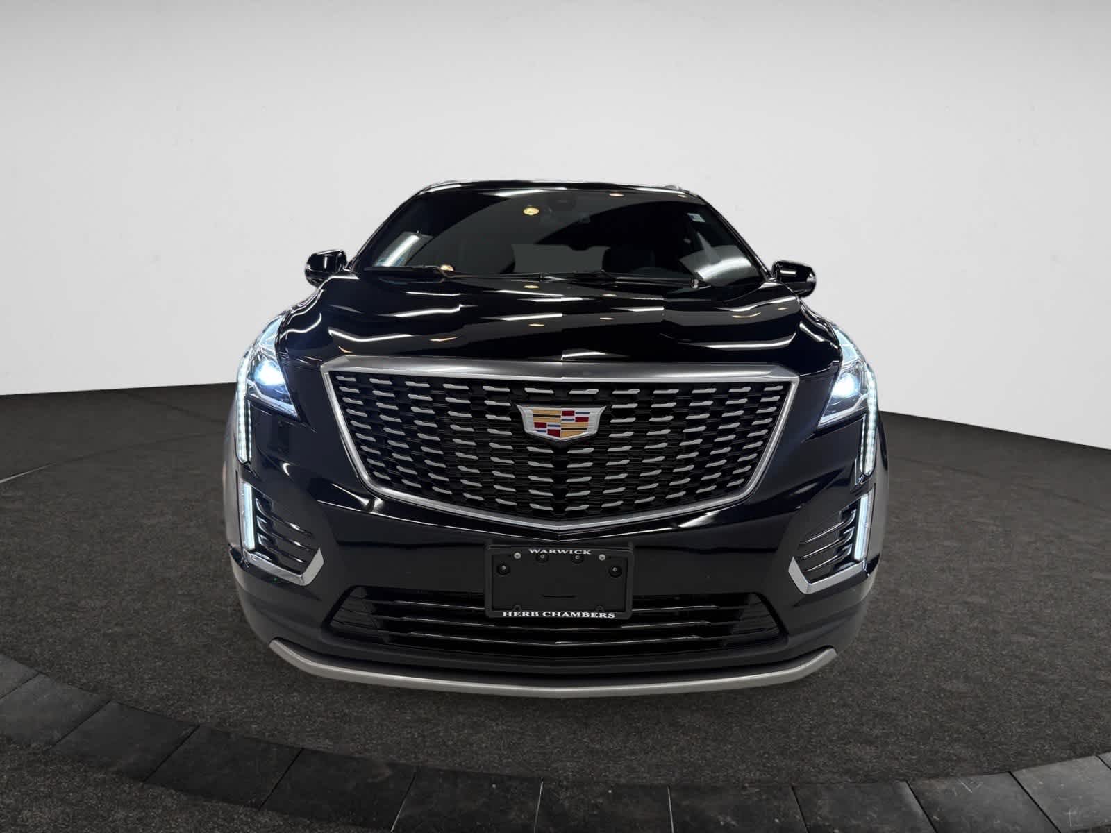 used 2024 Cadillac XT5 car, priced at $38,887