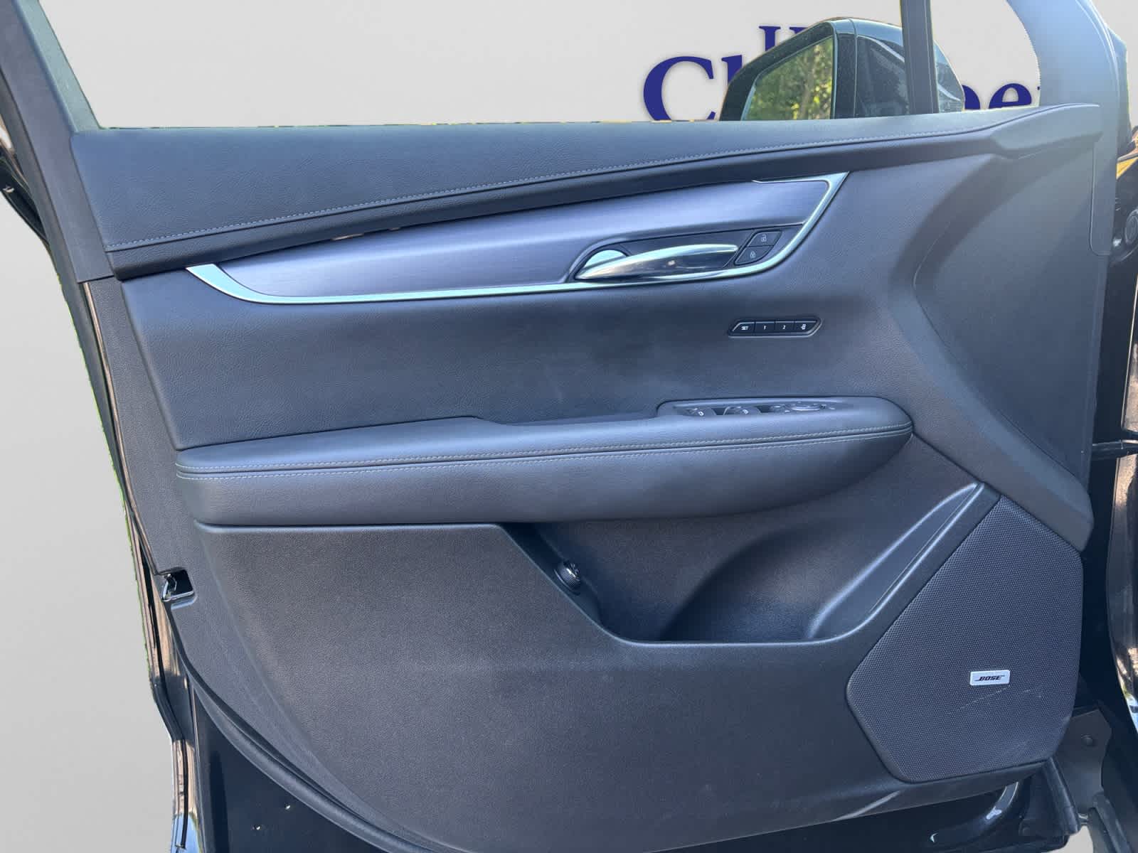 used 2024 Cadillac XT6 car, priced at $43,387