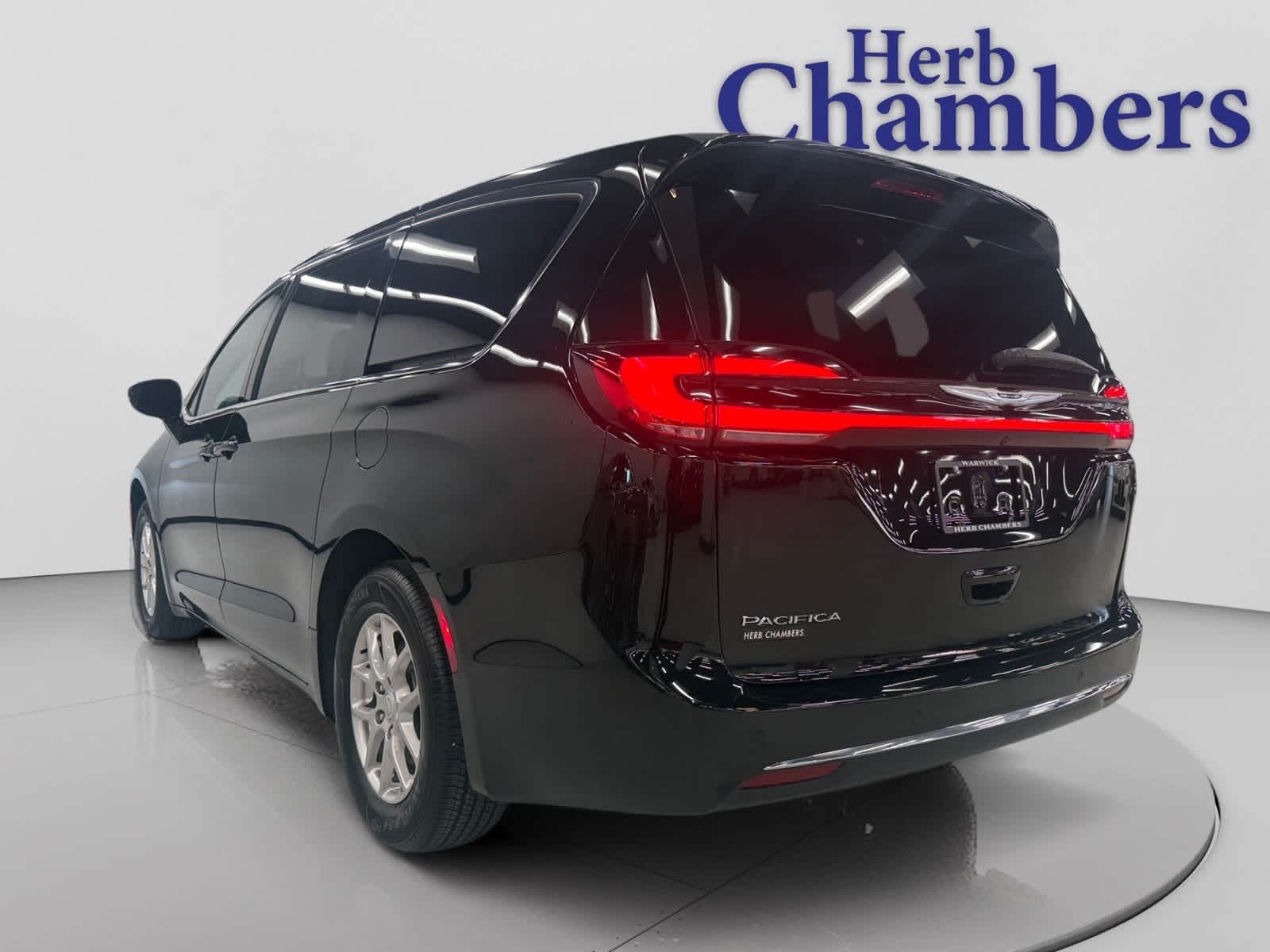 View vehicle photo 3