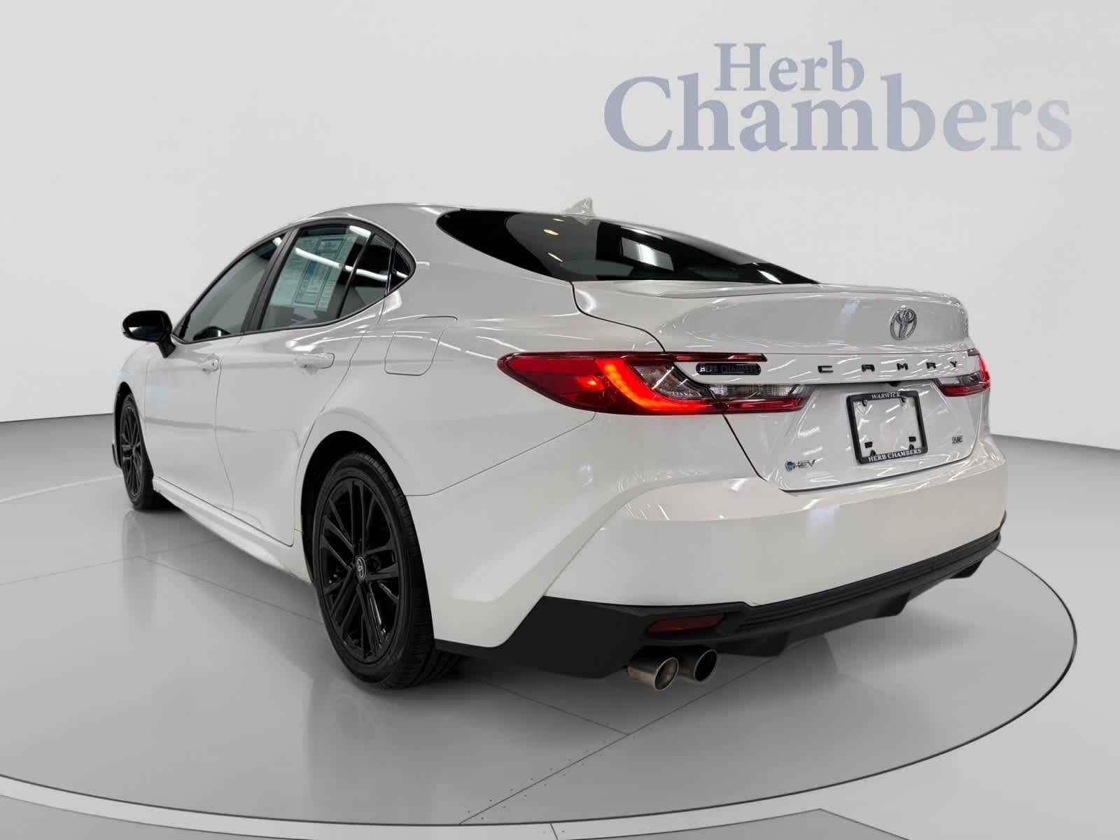 Used 2025 Toyota Camry SE Hybrid FWD Sedan