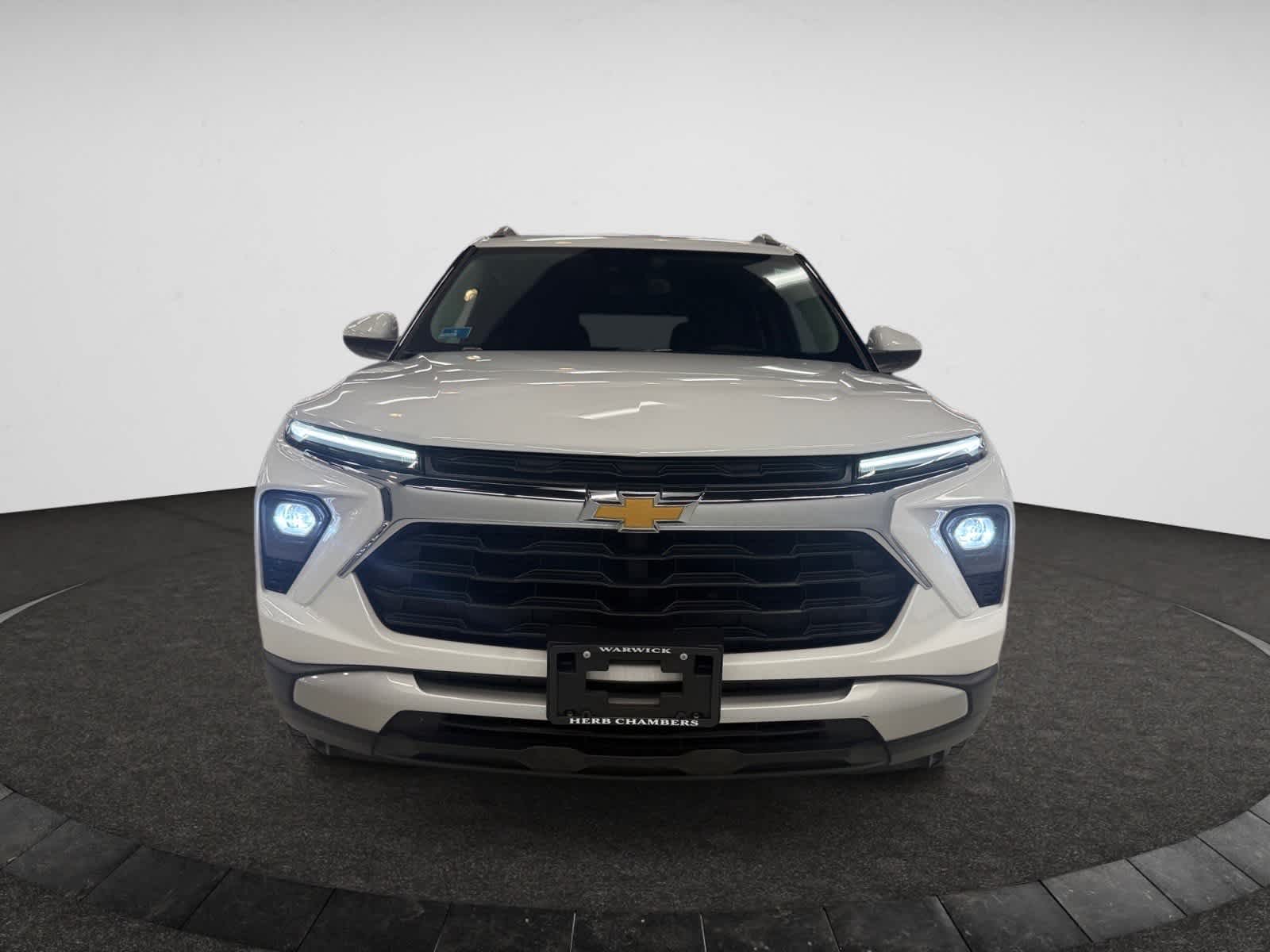 2024 Chevrolet Trailblazer LT photo 2