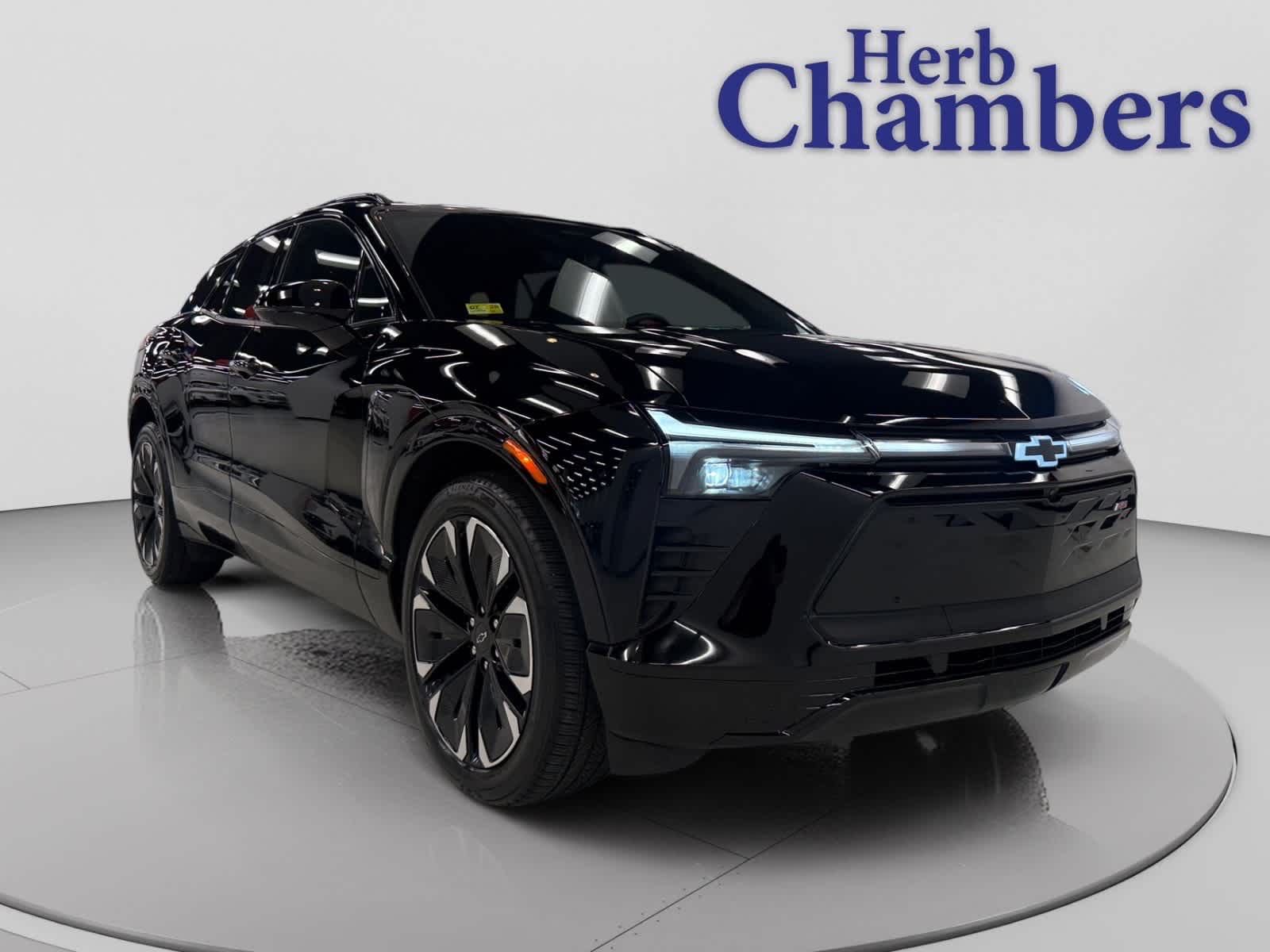 Used 2024 Chevrolet Blazer EV RS with VIN 3GNKDCRJ5RS148989 for sale in Warwick, RI