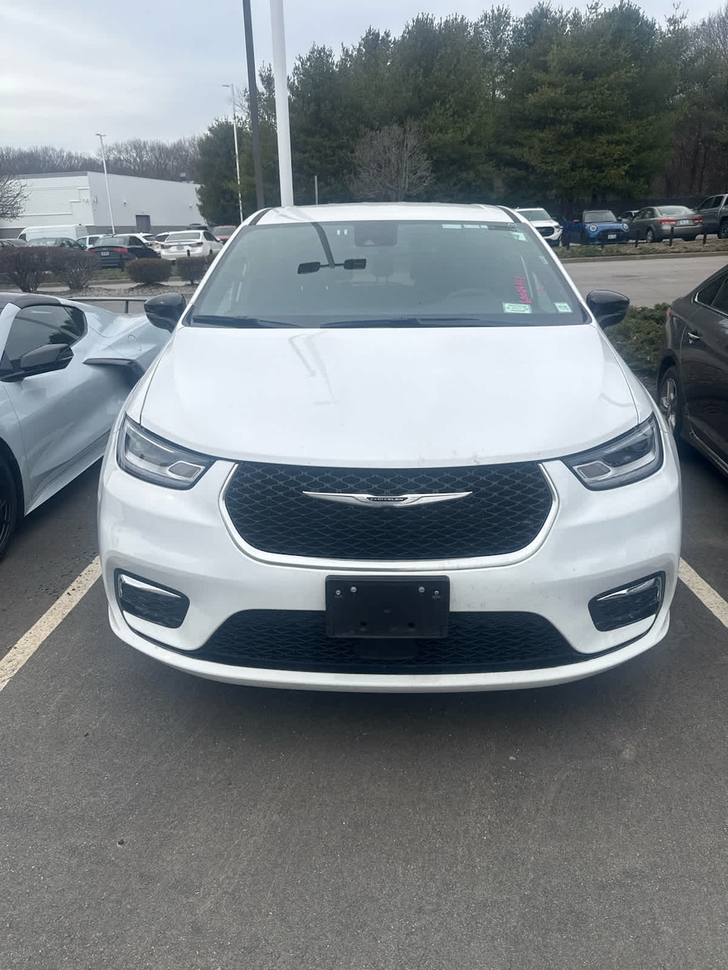 Used 2025 Chrysler Pacifica Select Sports Van