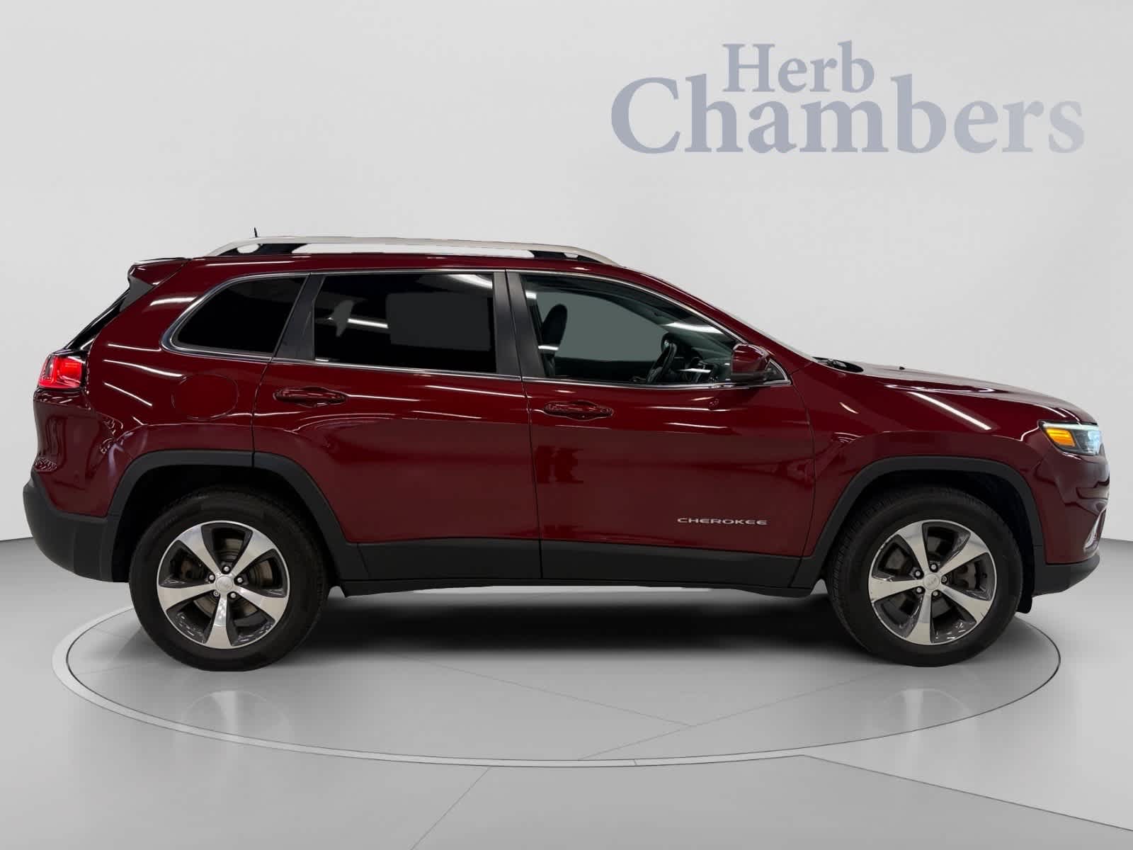 Used 2019 Jeep Cherokee Limited V6 4WD w/ Full Sunroof SUV