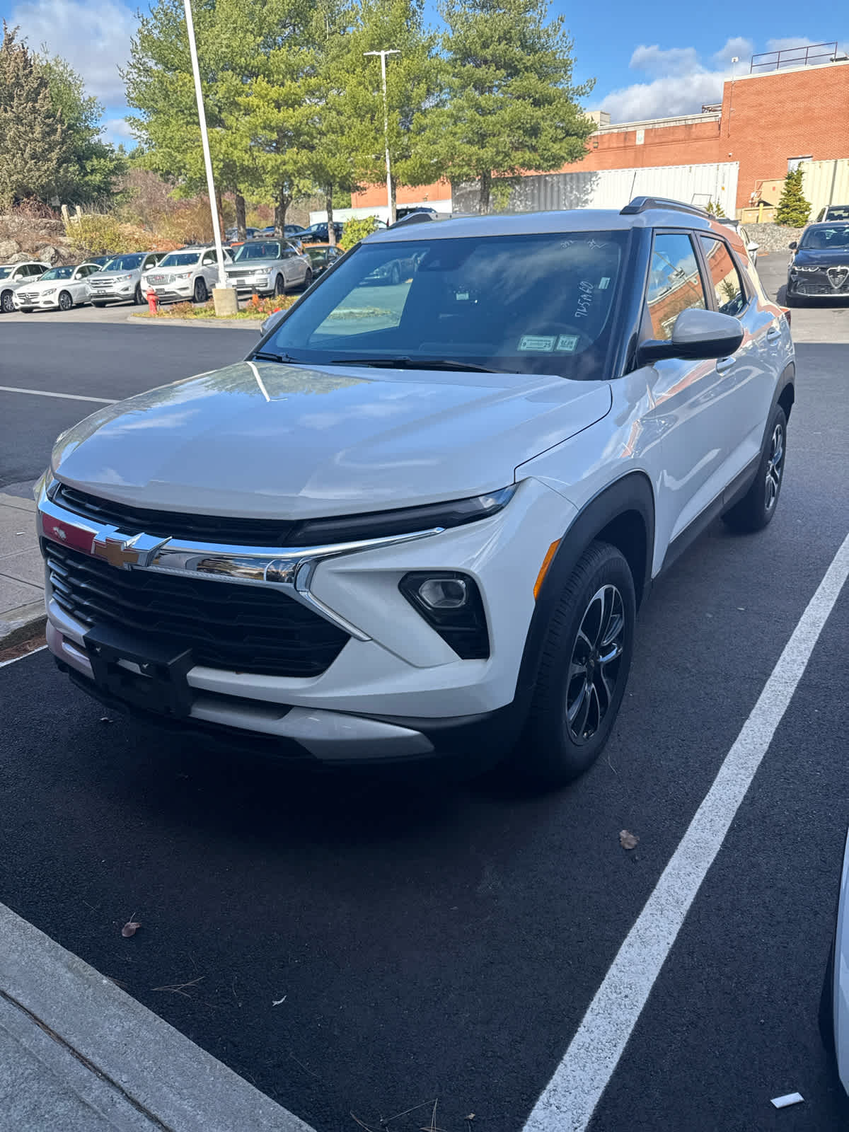 2024 Chevrolet Trailblazer LT photo 2