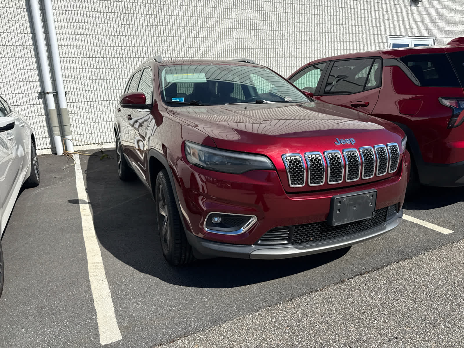 Used 2019 Jeep Cherokee Limited V6 4WD w/ Full Sunroof SUV