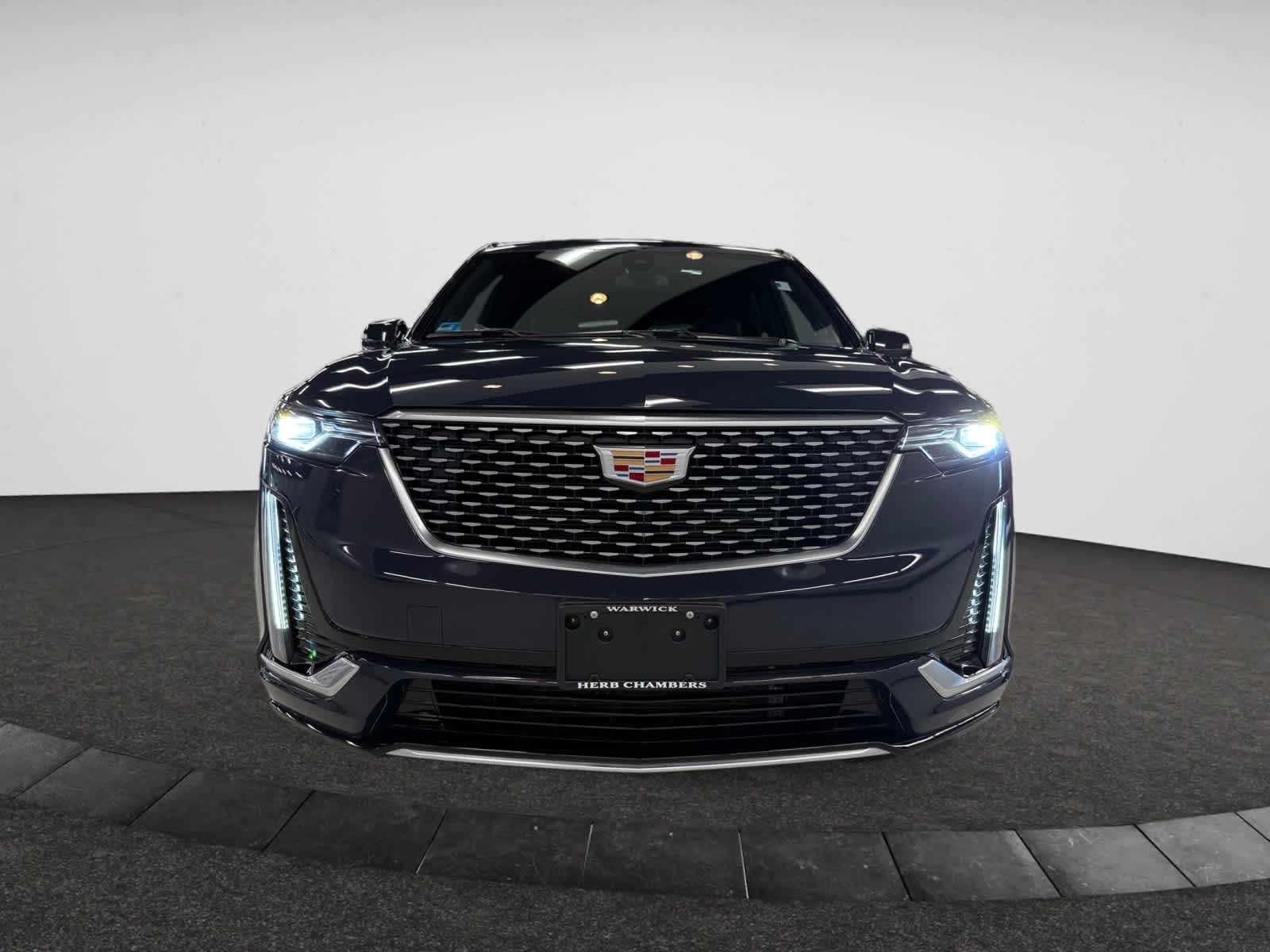 2025 Cadillac XT6 Premium Luxury photo 4