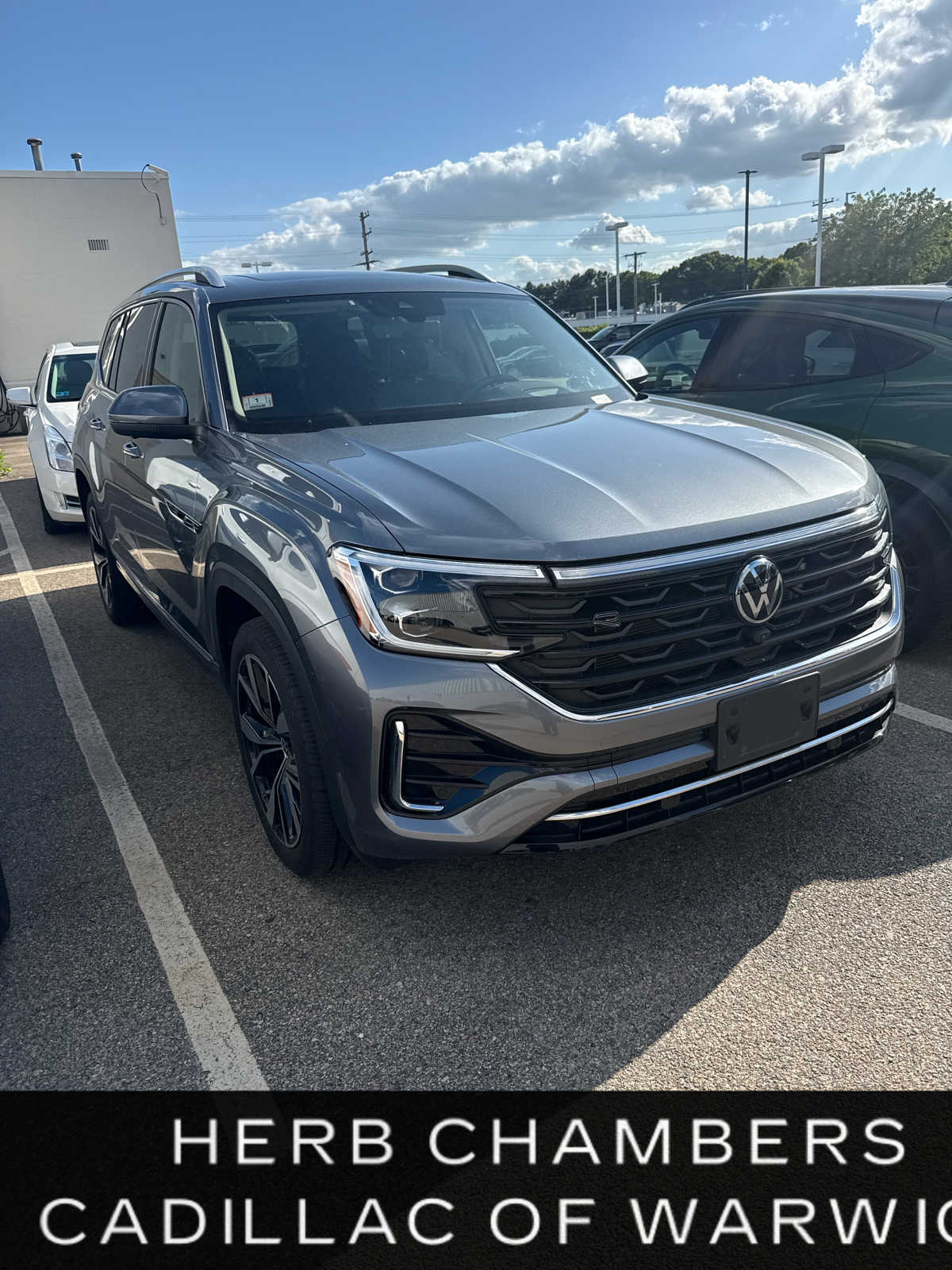 2025 Volkswagen Atlas 2.0T SEL Premium R-Line 4MOTION's photo