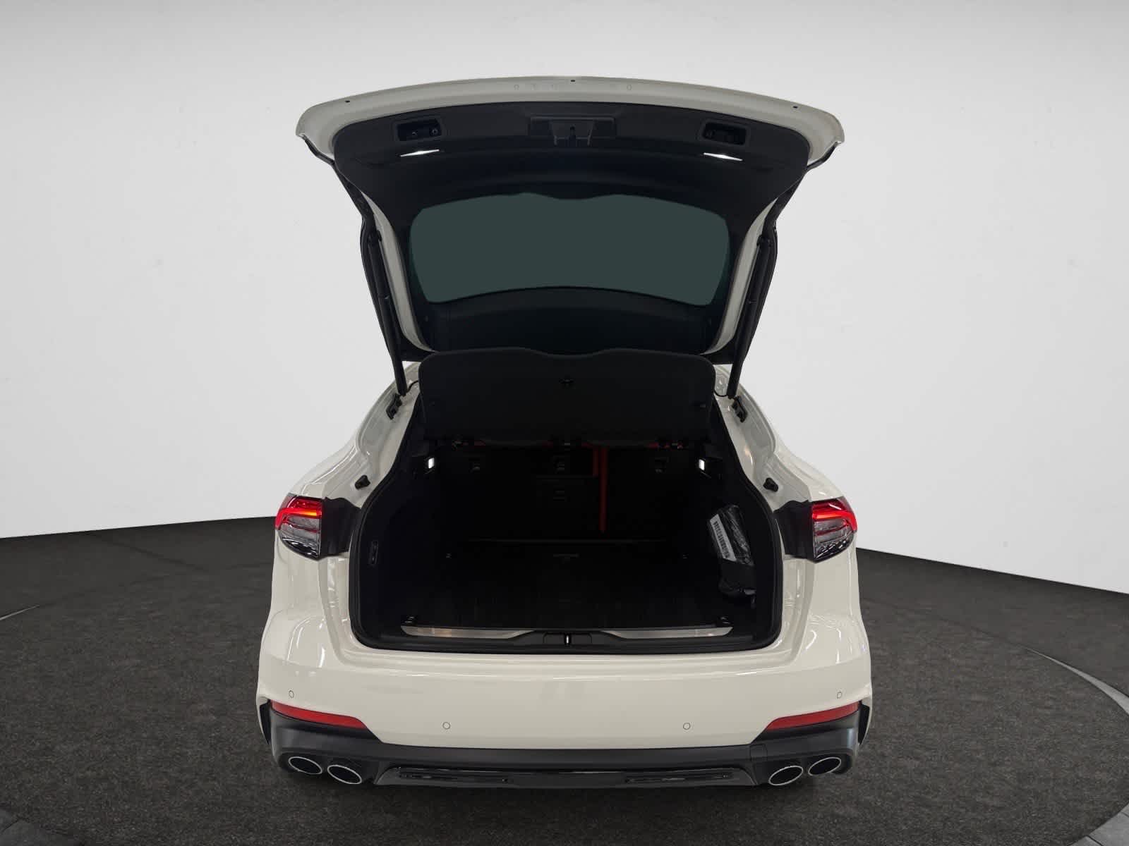 2022 Maserati Levante GT photo 4