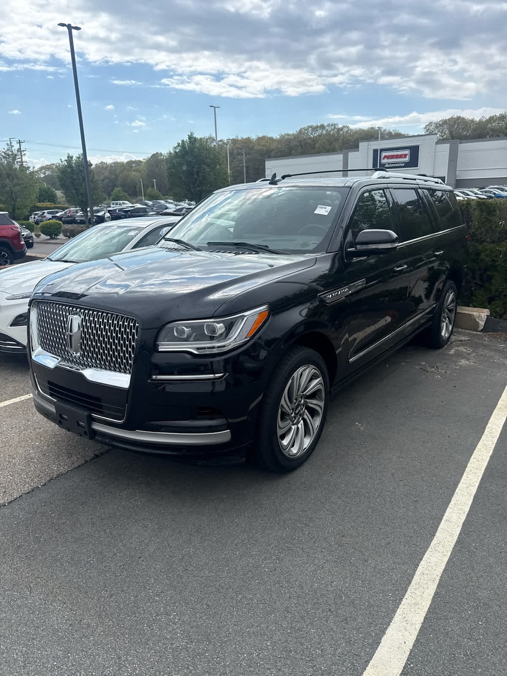 Used 2023 Lincoln Navigator L Reserve 4x4 w/ 201A Equipment Group Utility