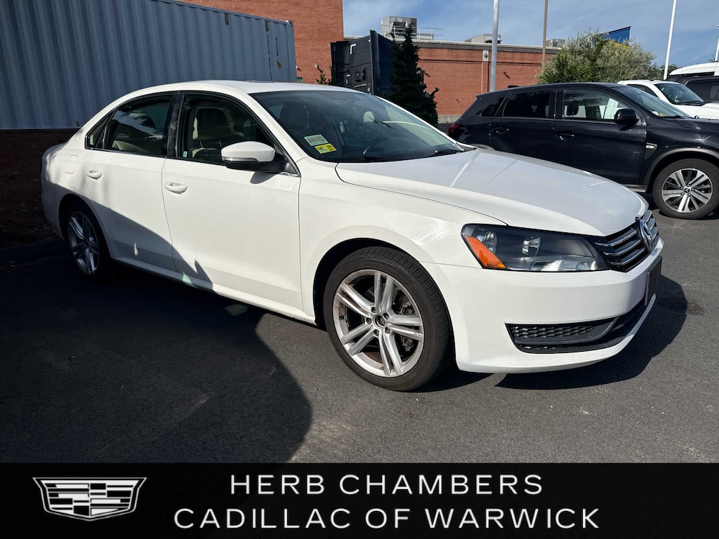 Used 2014 Volkswagen Passat 1.8T SE w/PZEV Sedan 4 Dr.
